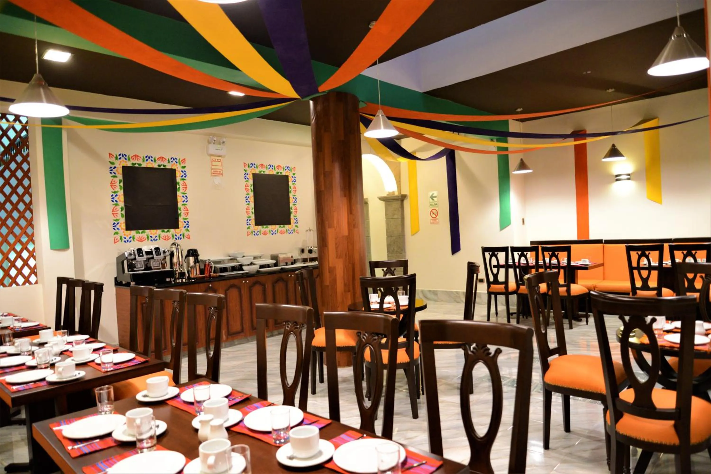 Restaurant/places to eat in Altipacha Ayacucho Hotel