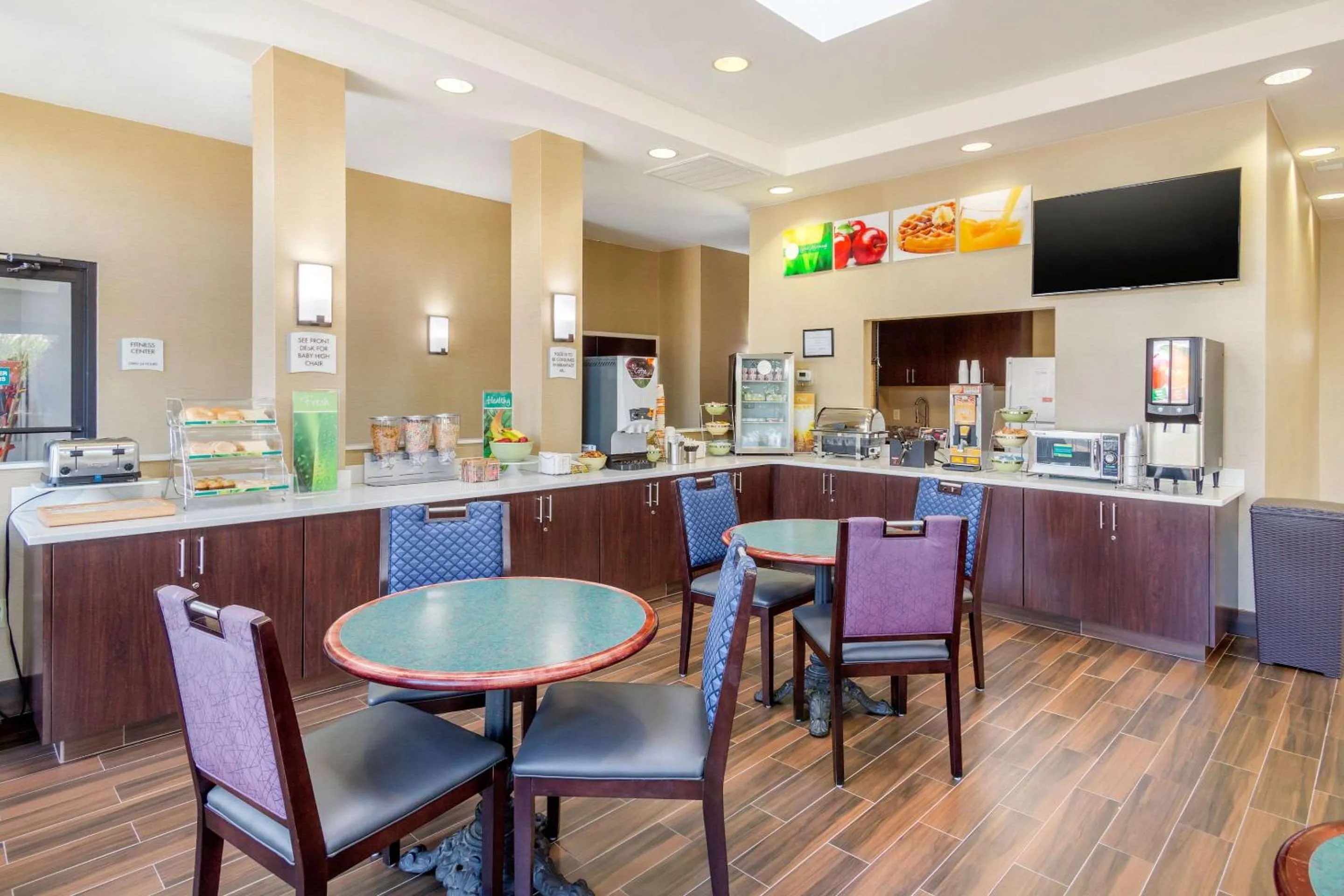 Restaurant/places to eat in Quality Inn & Suites Olde Town
