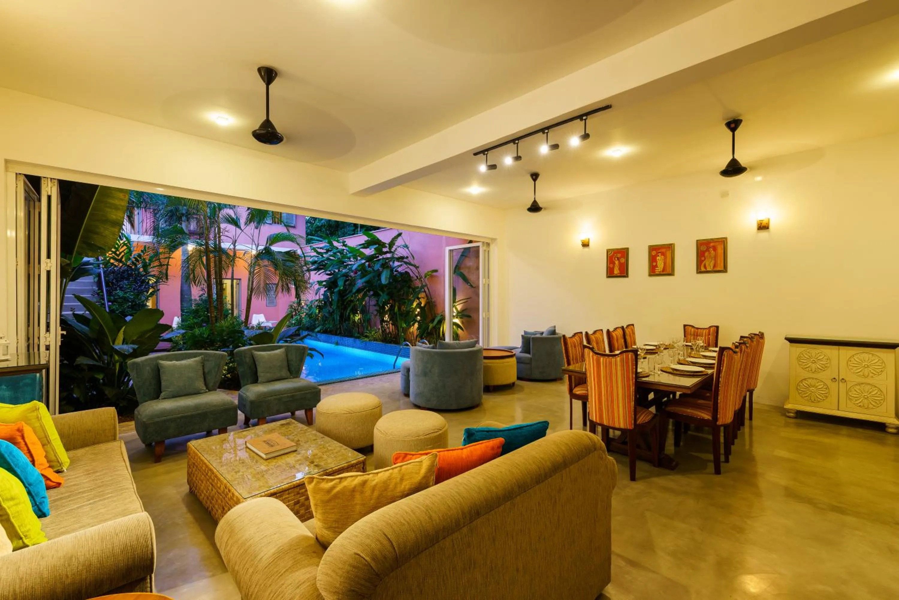 Communal lounge/ TV room in Angam Villas Colombo