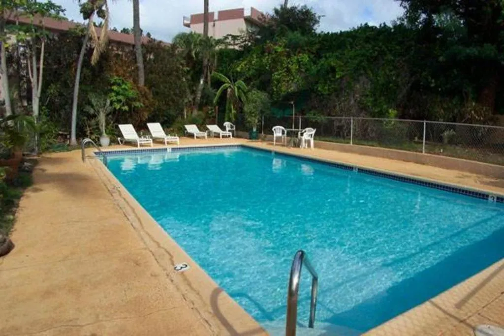Swimming pool in Lahaina Wonderful Condos