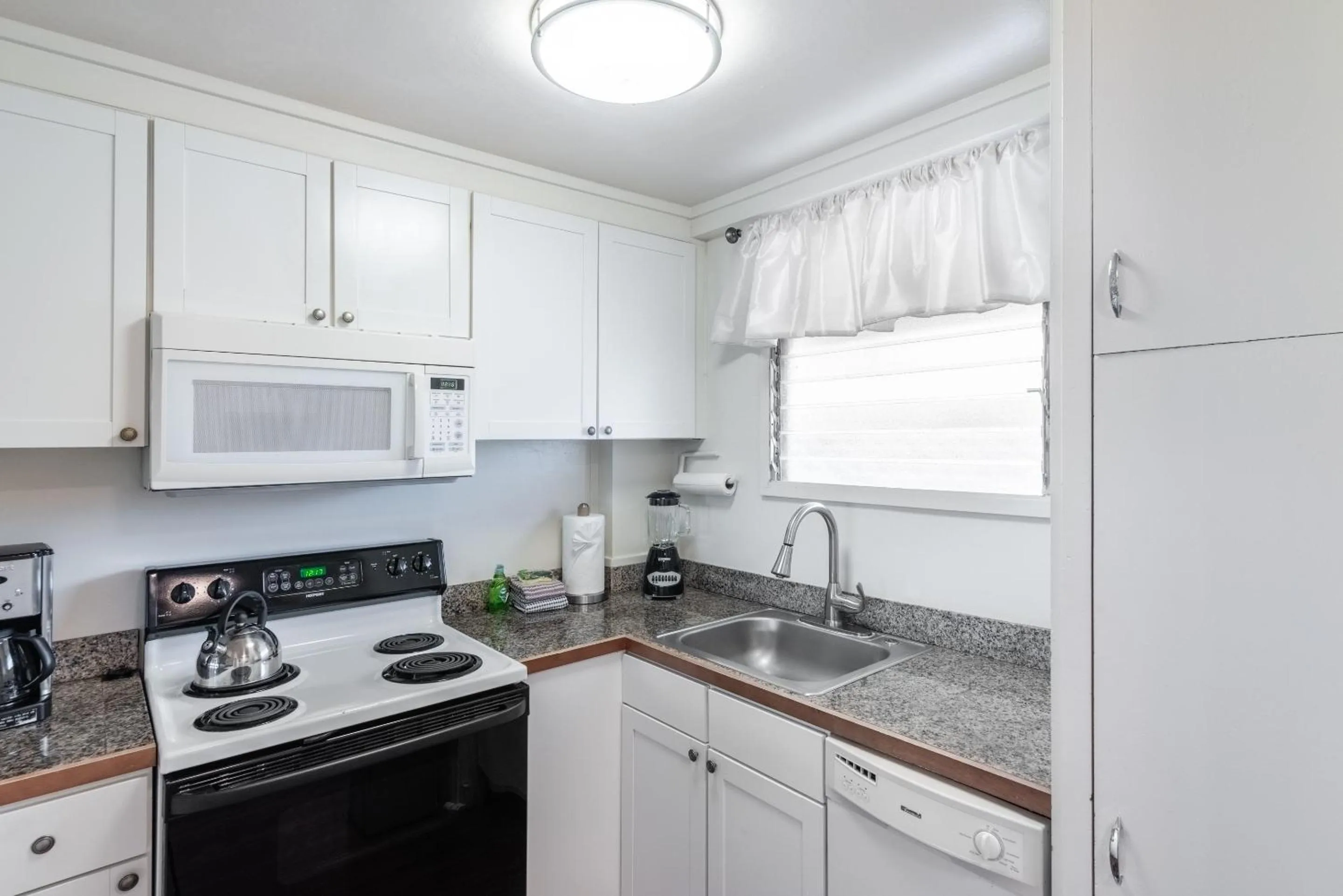 Lahaina Wonderful Condos