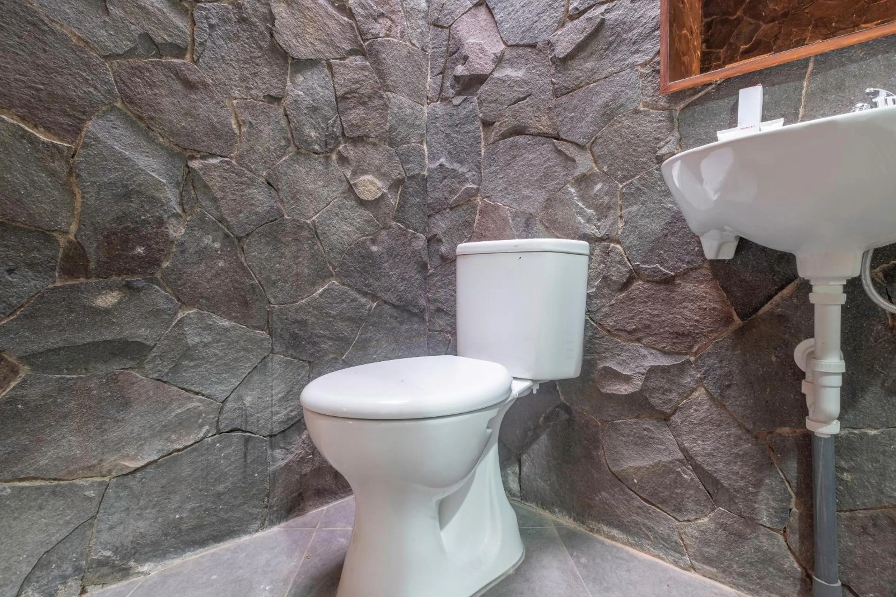 Bathroom in Imelda Residence Setrasari RedPartner