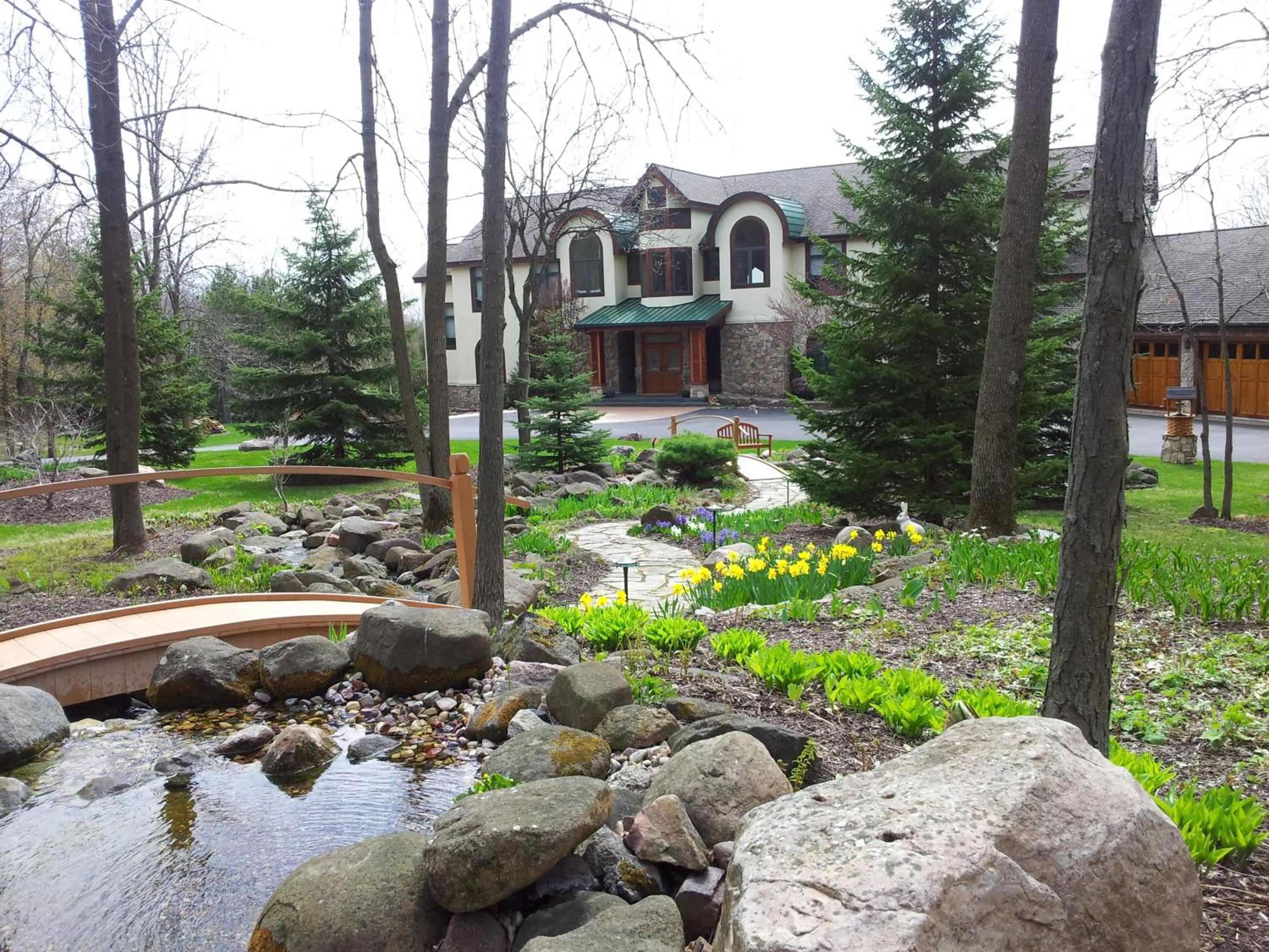 Property building in INN AT WAWANISSEE POINT