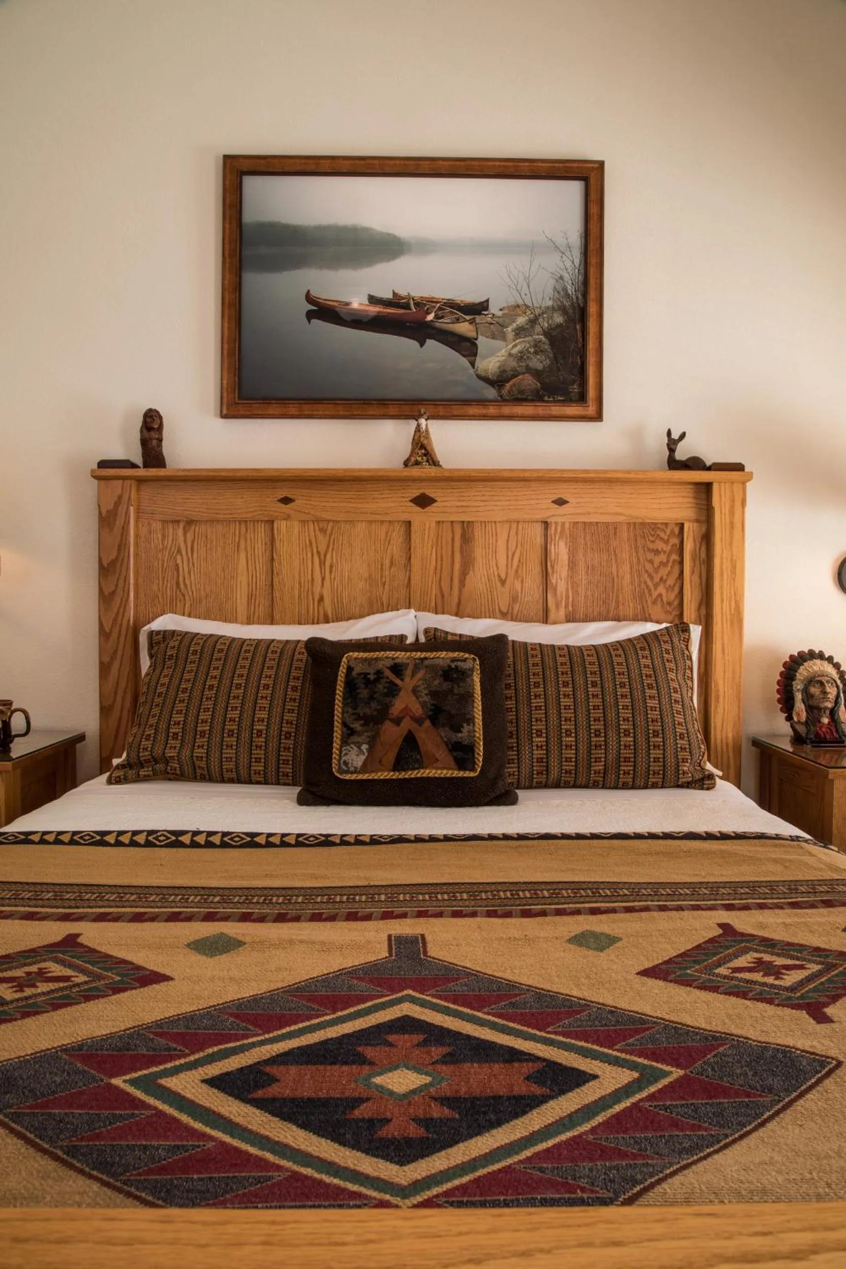 Bed in INN AT WAWANISSEE POINT