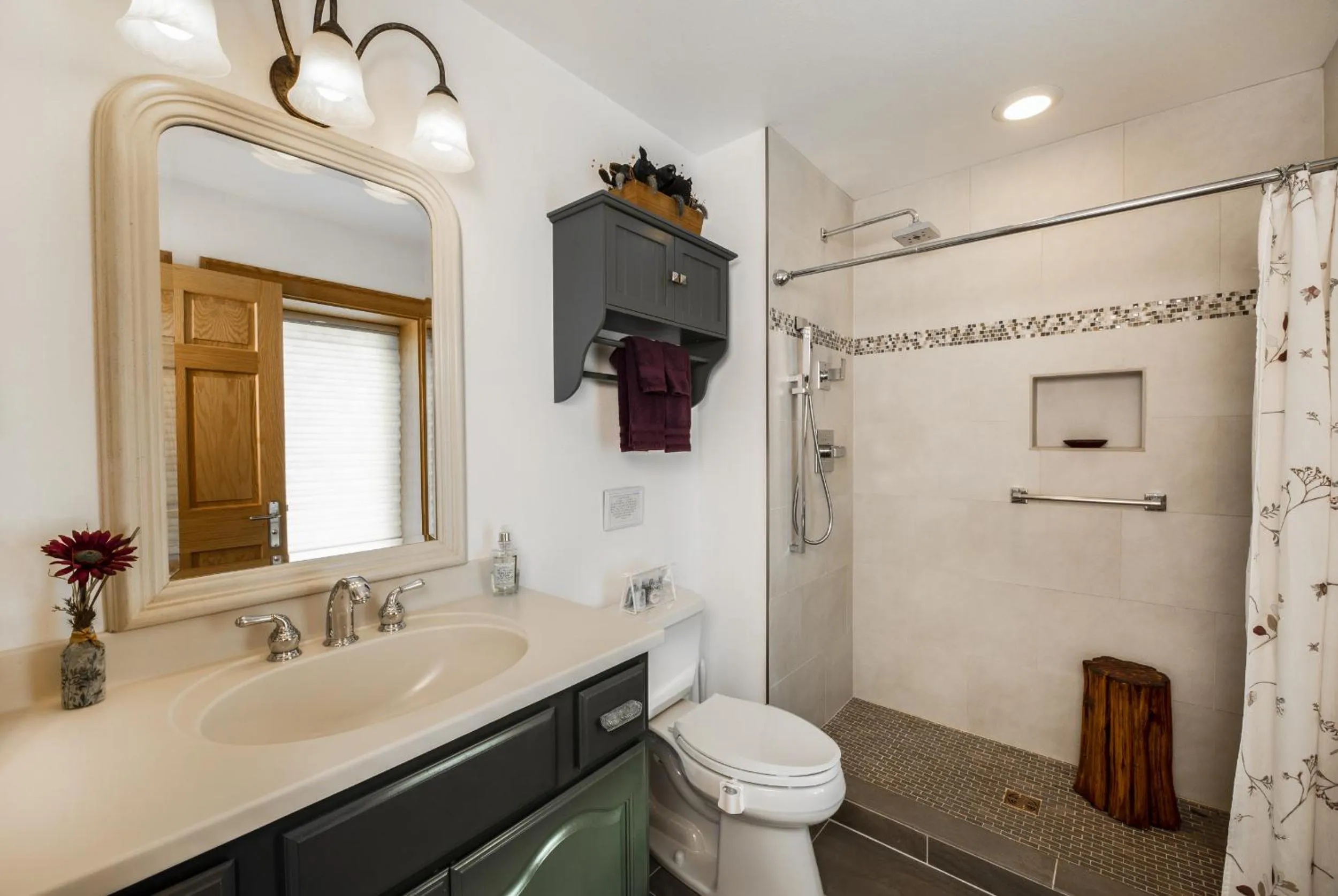 Bathroom in INN AT WAWANISSEE POINT