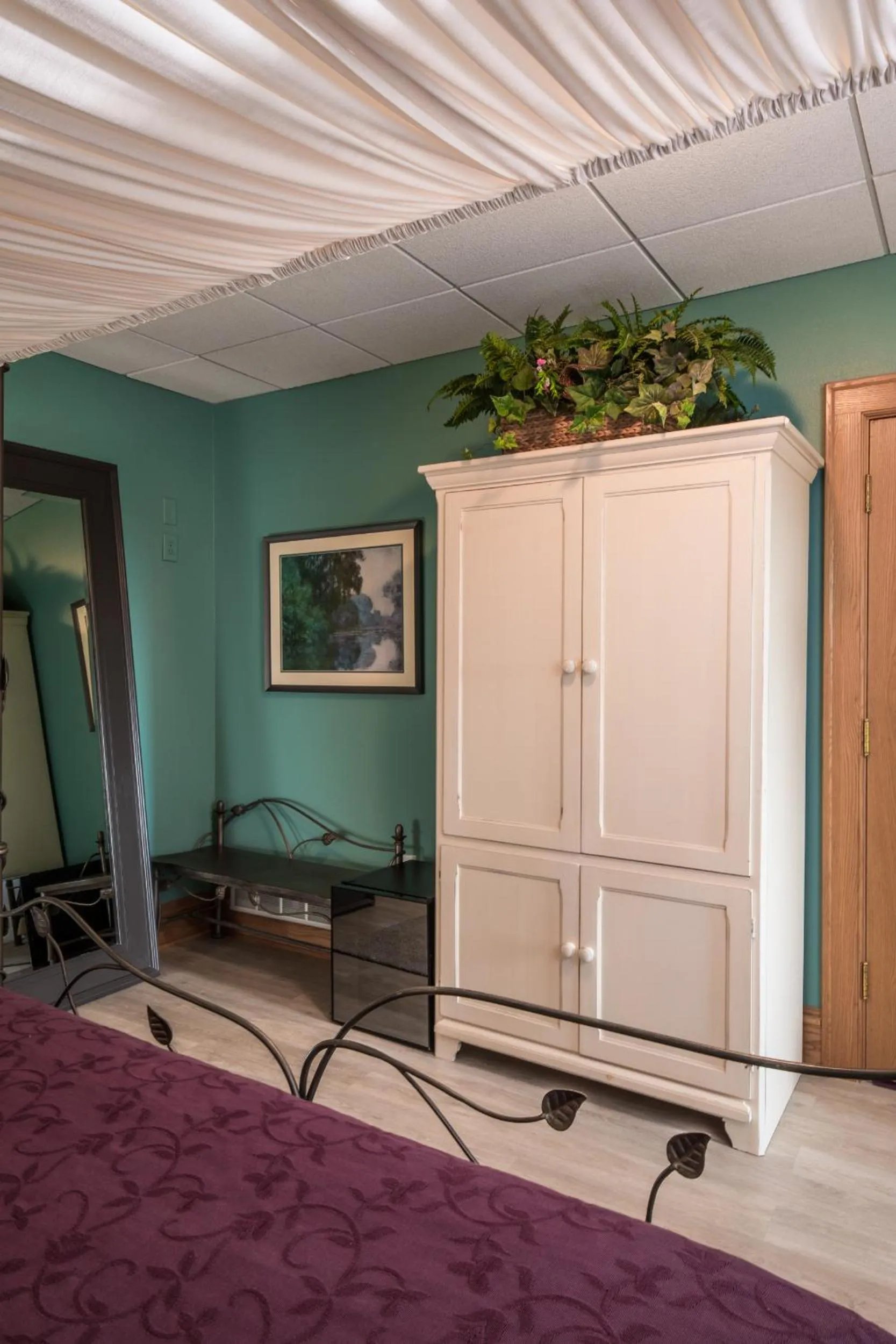 INN AT WAWANISSEE POINT