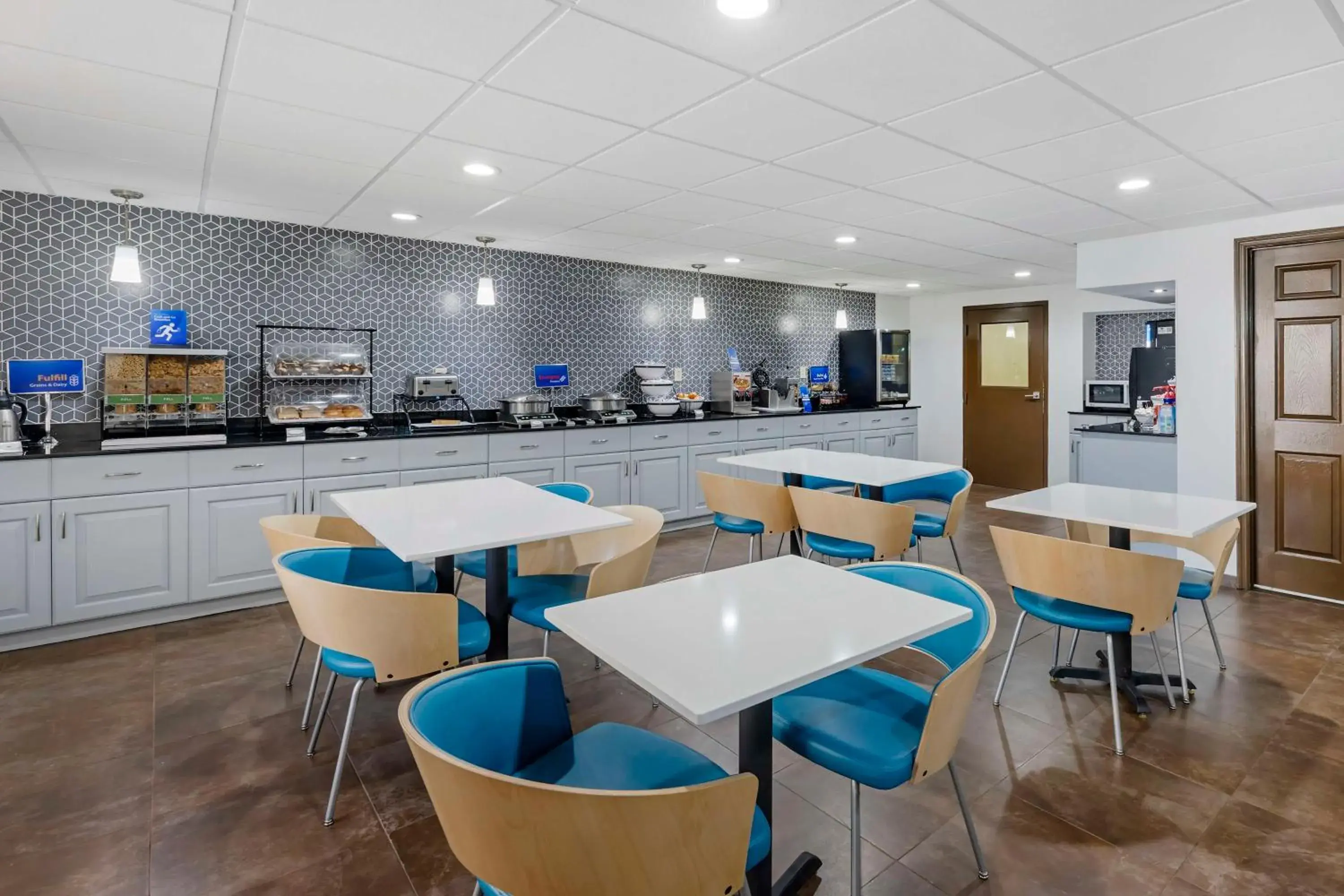 Breakfast in Best Western Kimball Inn Breakfast in Best Western Kimball Inn