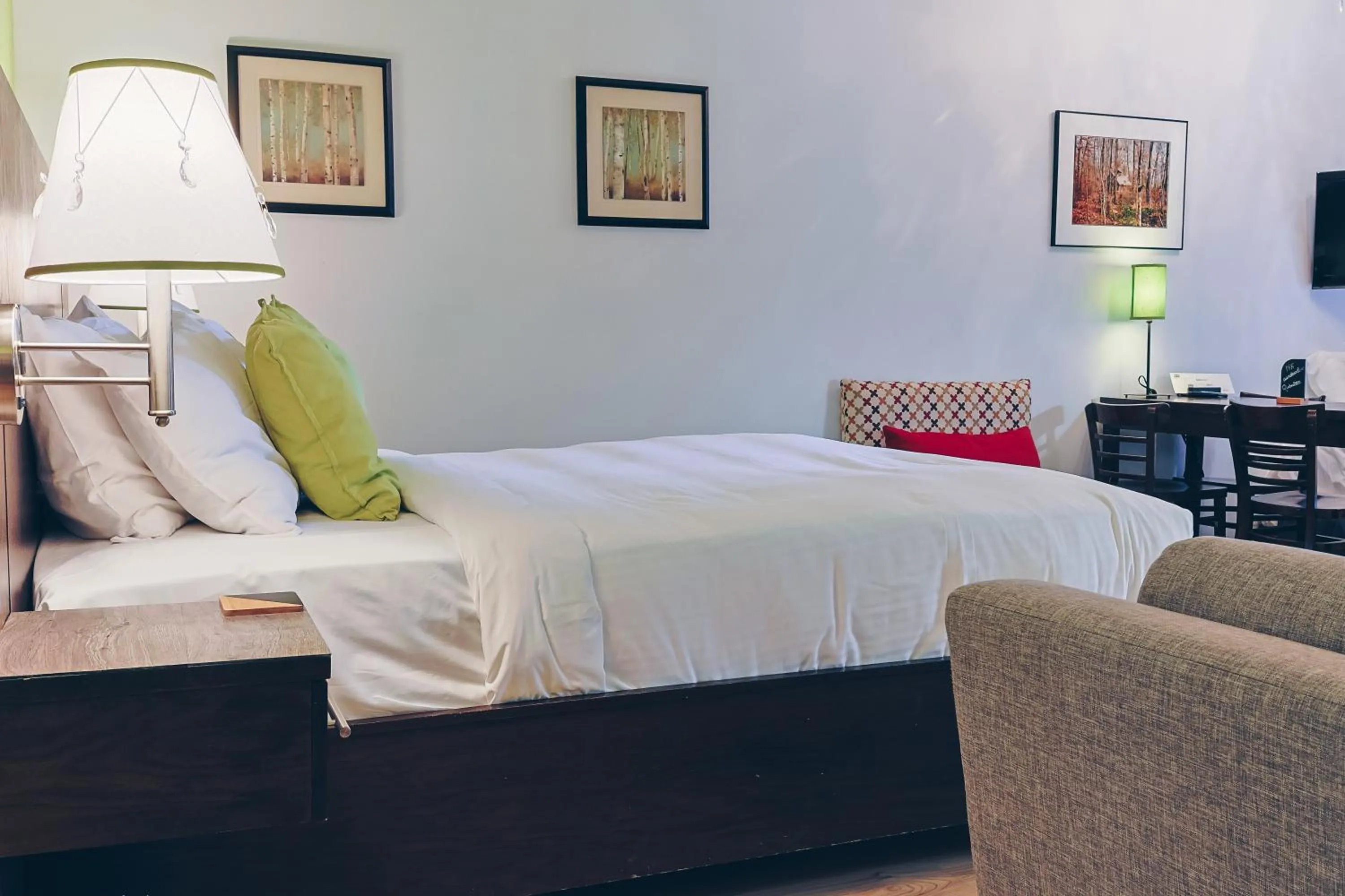 hair dresser, Bed in Auberge aux Deux Lions