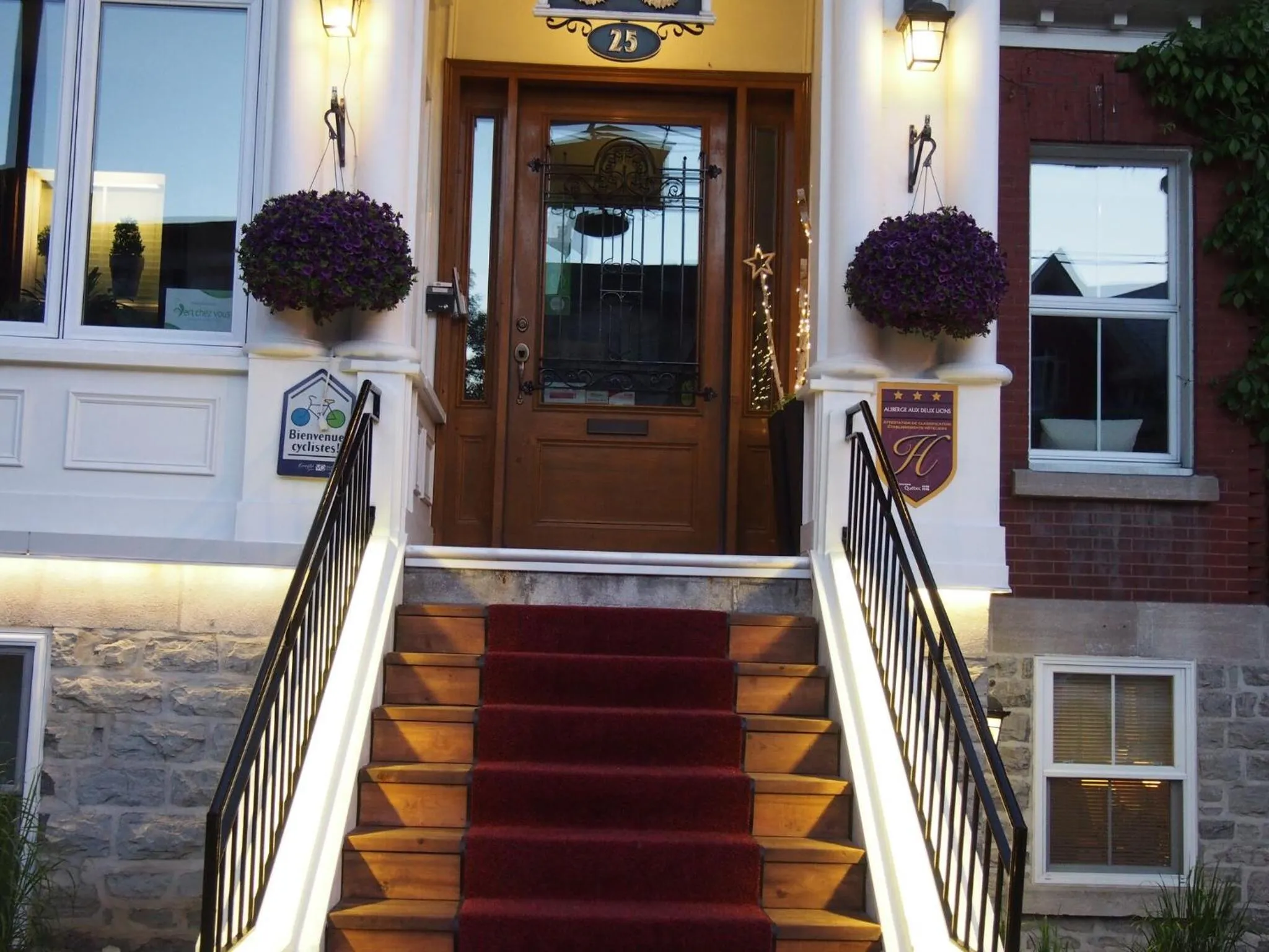 Facade/entrance in Auberge aux Deux Lions