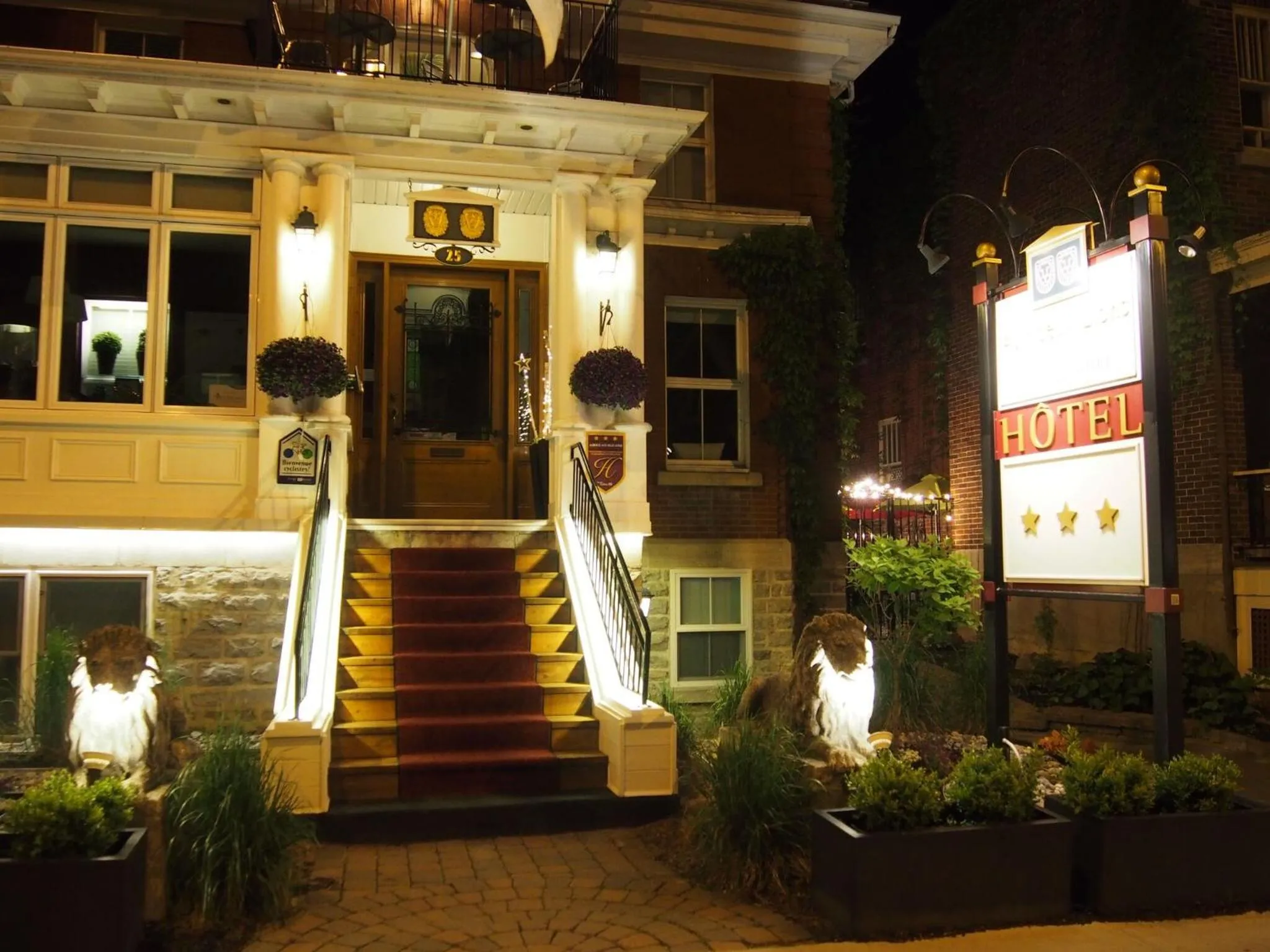 Property building in Auberge aux Deux Lions