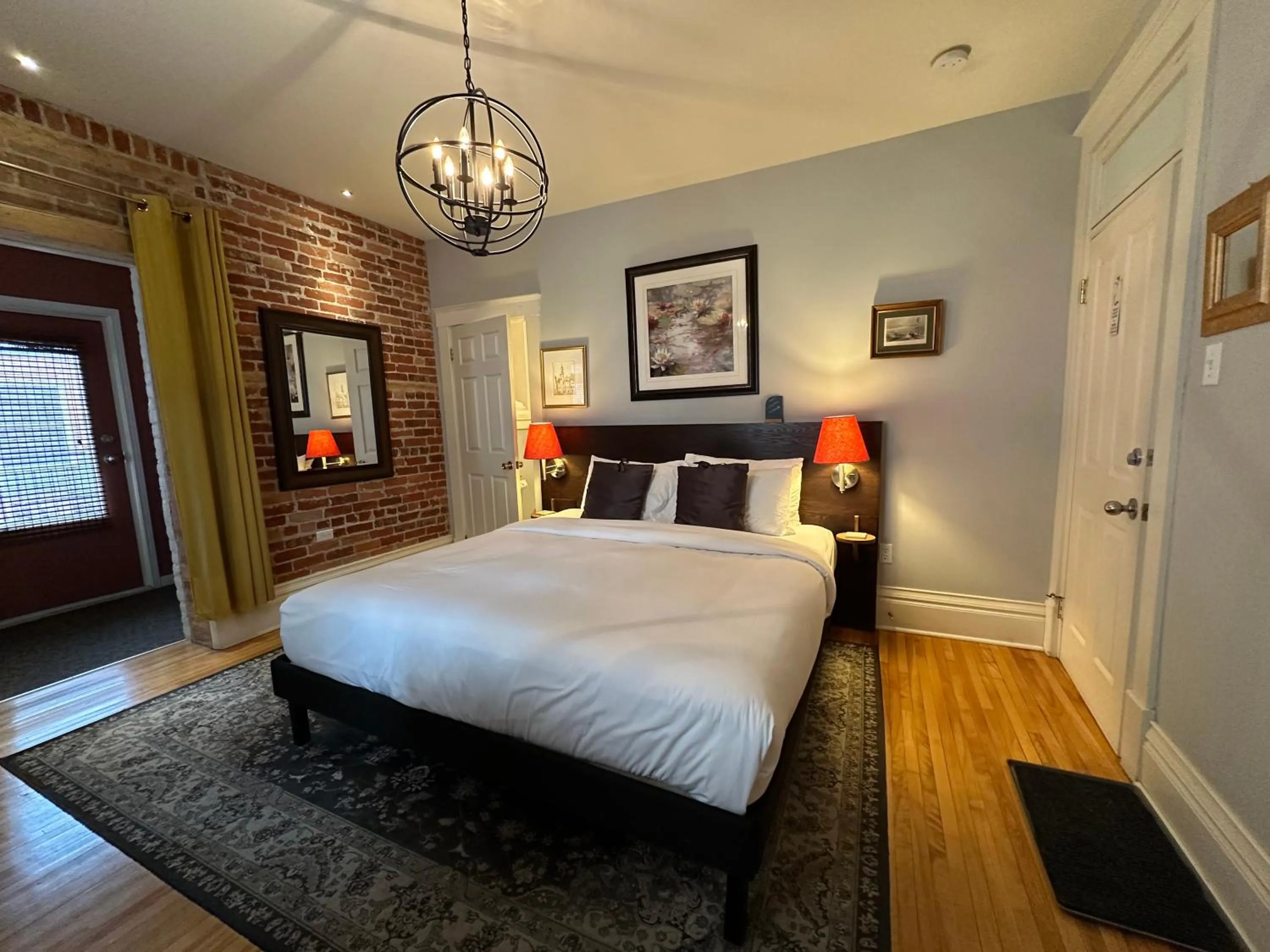 Bedroom, Bed in Auberge aux Deux Lions