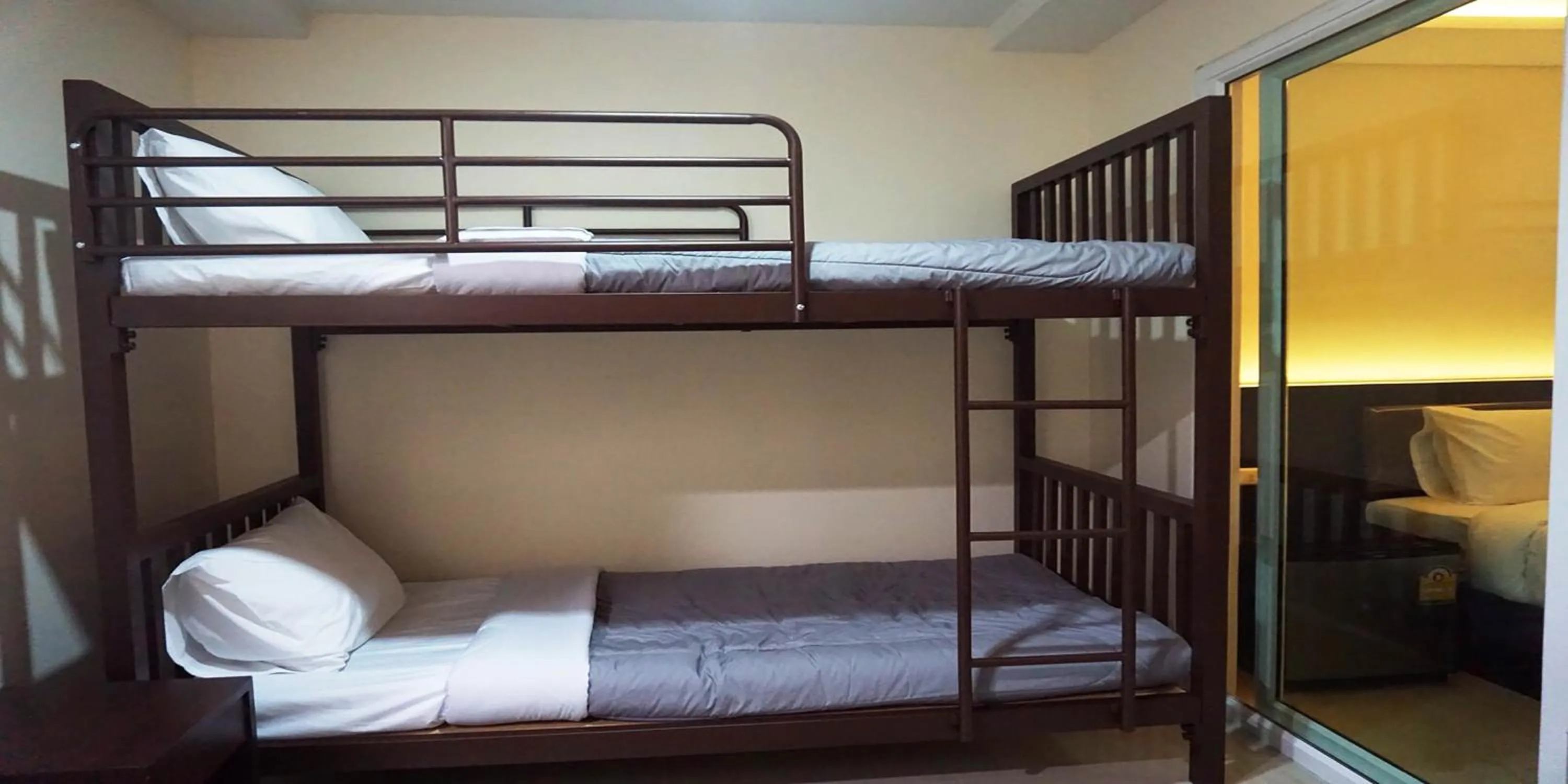 bunk bed, Bed in The Cosy River