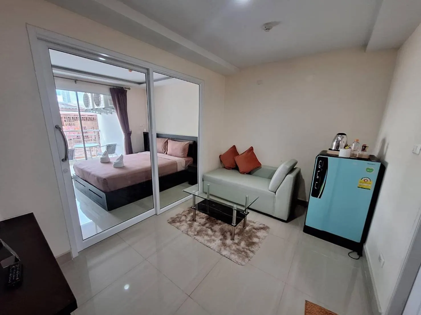 Bed in The Cosy River