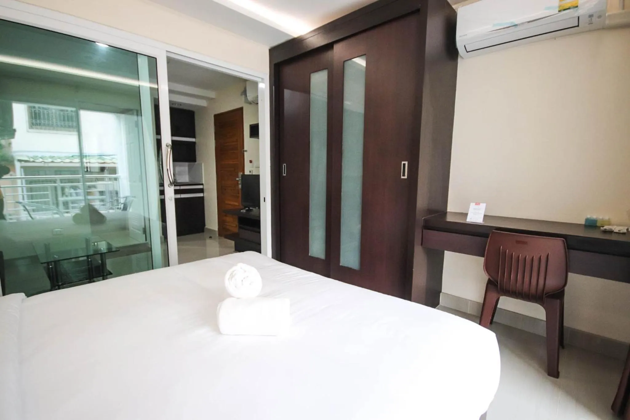 Bed in The Cosy River