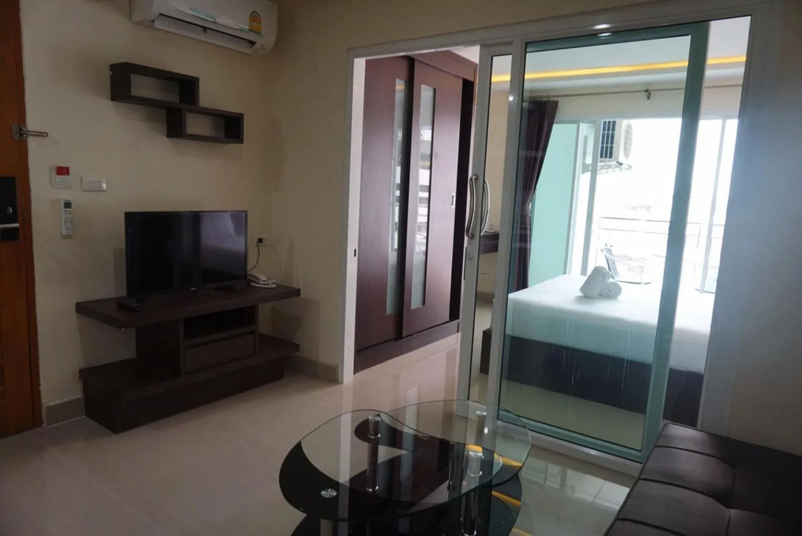 Bed in The Cosy River