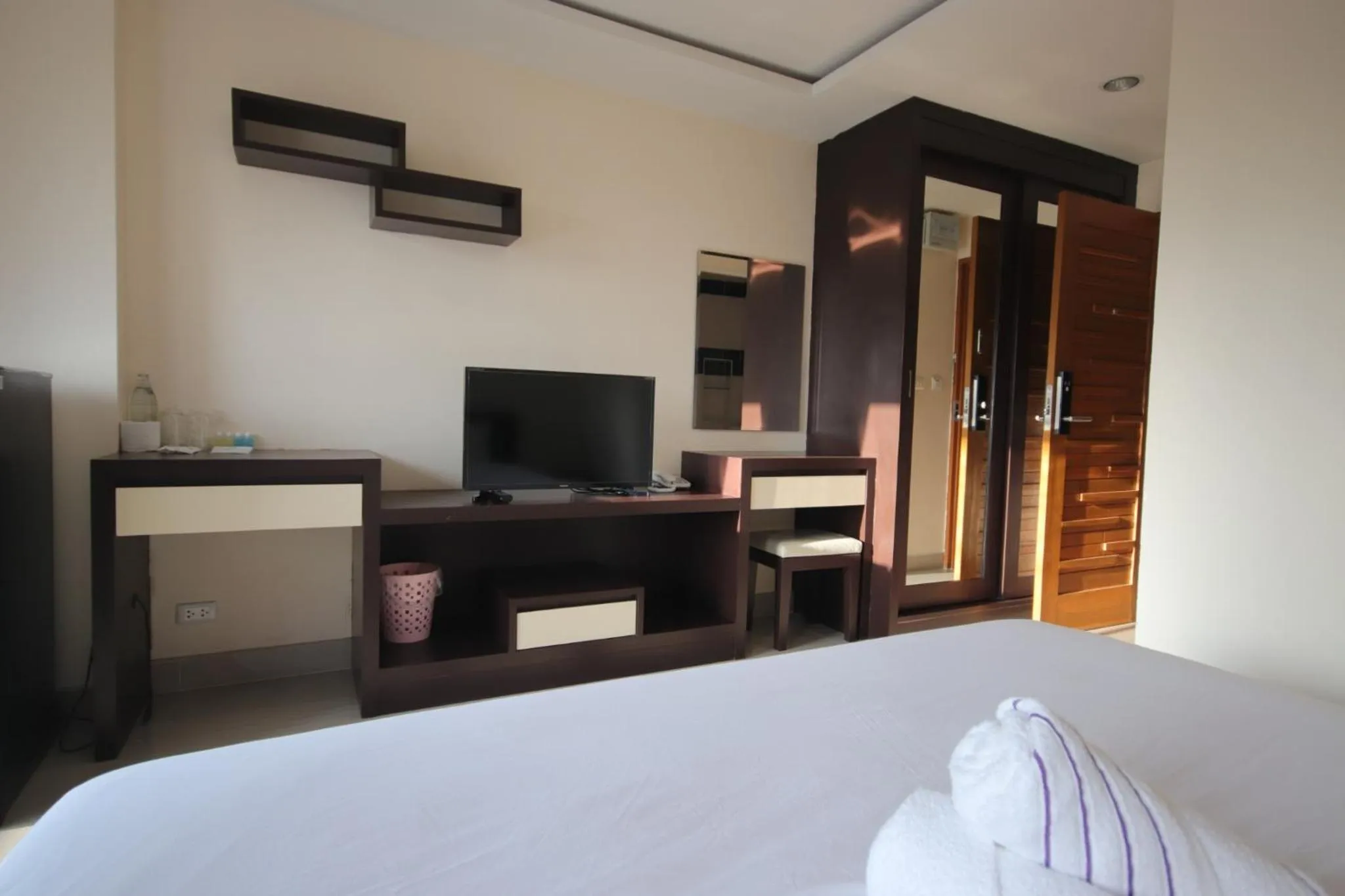 Bed in The Cosy River