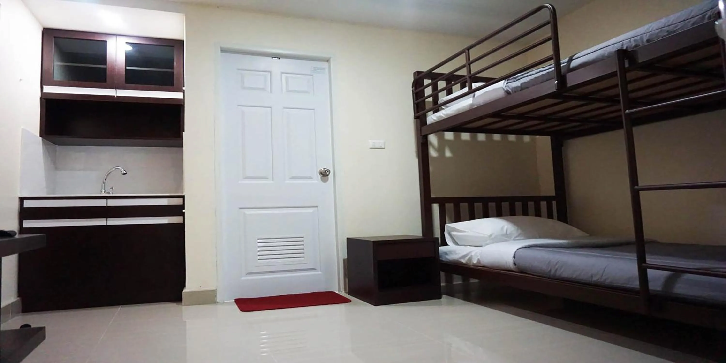 Bed in The Cosy River