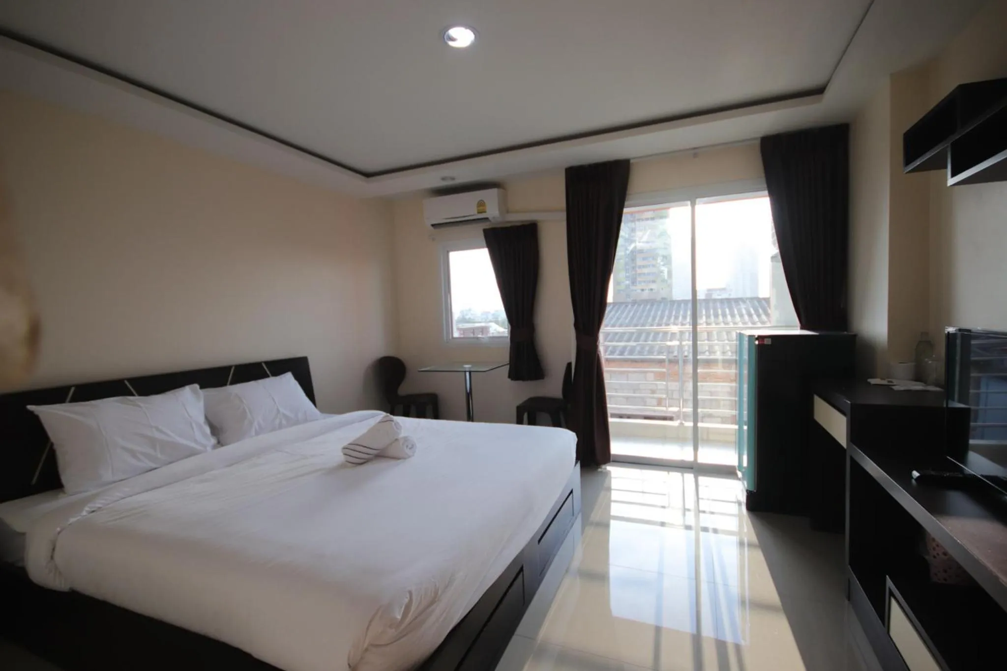 Bed in The Cosy River