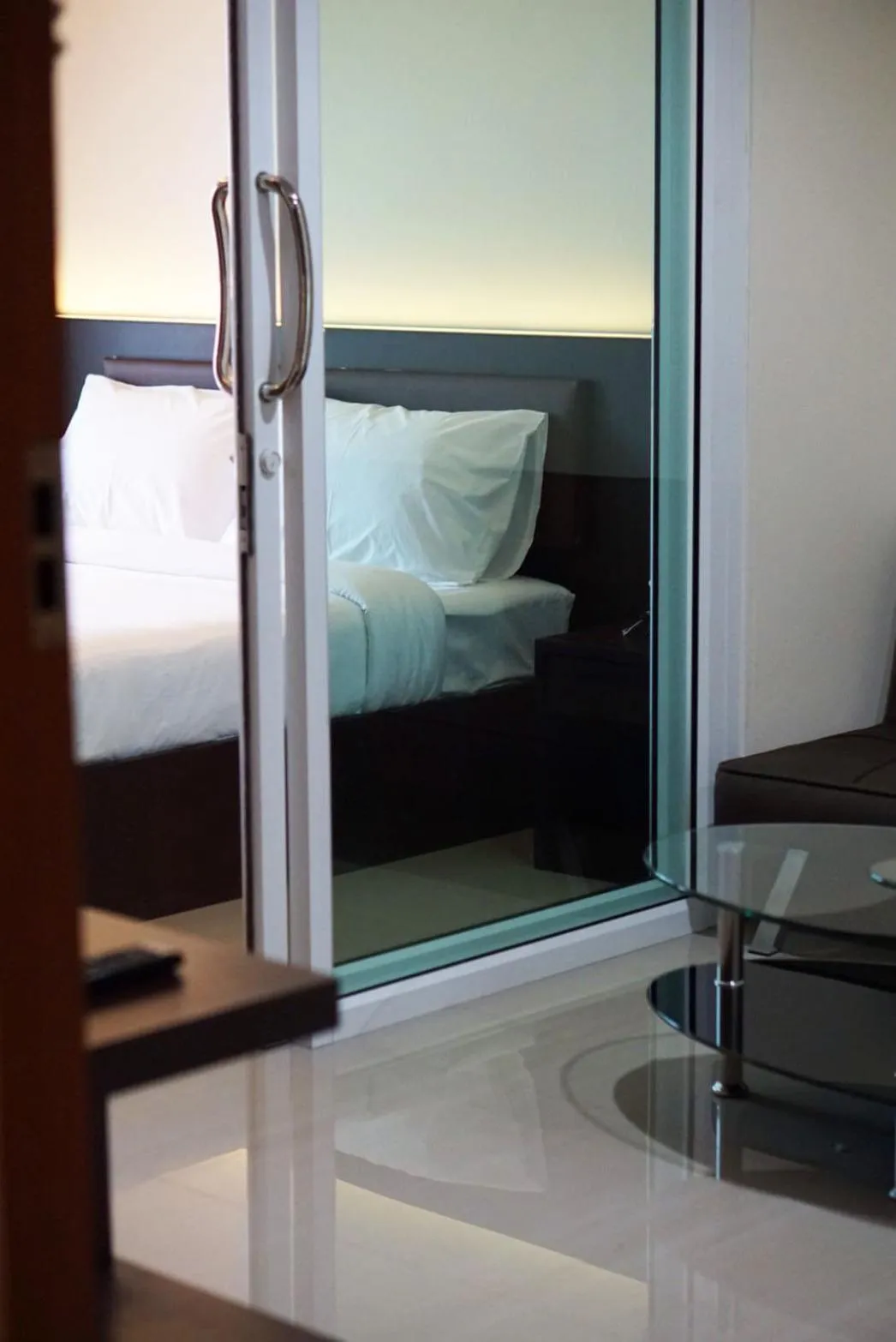 Bed in The Cosy River