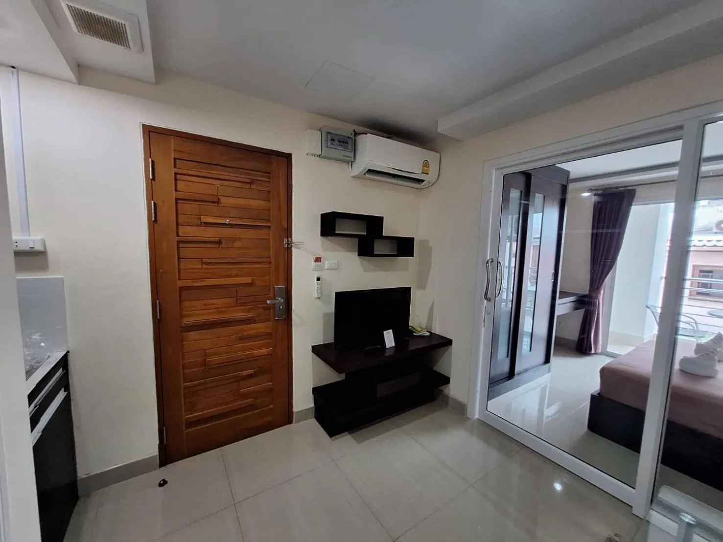 Bed in The Cosy River