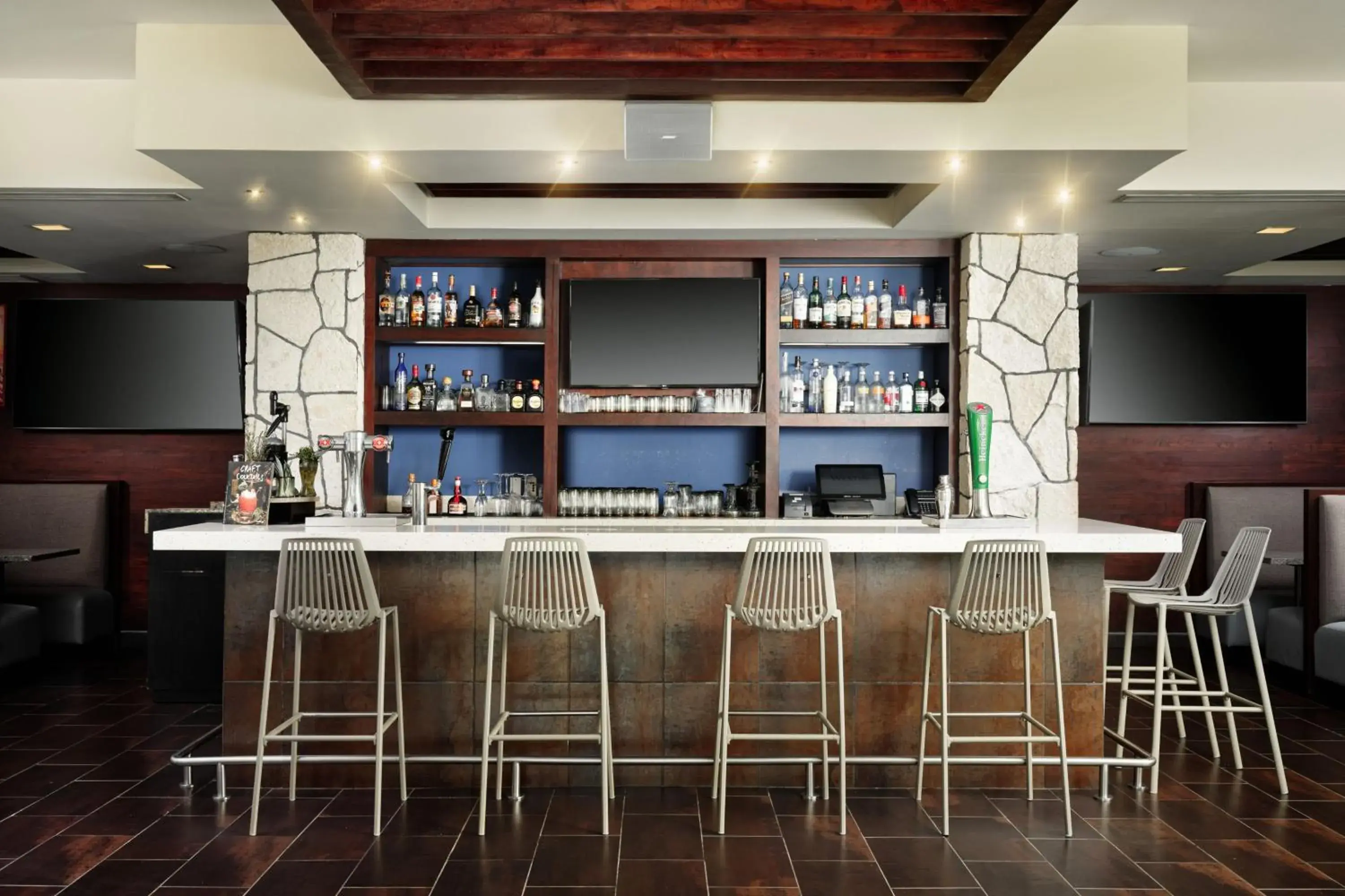 Lounge or bar in The Westin Lagunamar Ocean Resort Villas & Spa Cancun Lounge or bar in The Westin Lagunamar Ocean Resort Villas & Spa Cancun