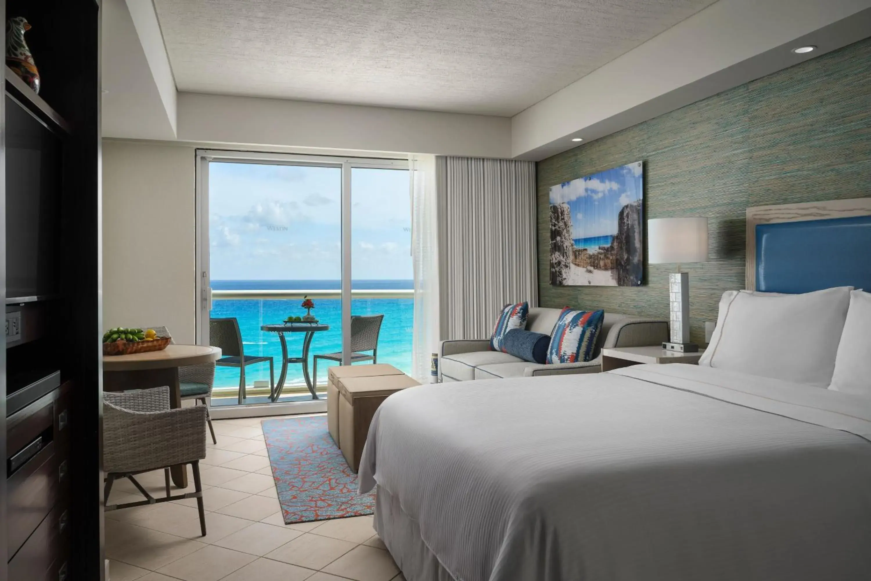 Oceanfront Queen Studio with Balcony in The Westin Lagunamar Ocean Resort Villas & Spa Cancun Oceanfront Queen Studio with Balcony in The Westin Lagunamar Ocean Resort Villas & Spa Cancun