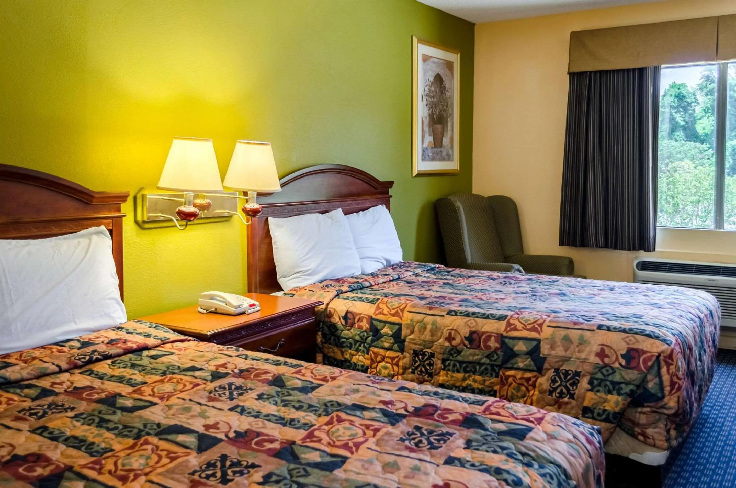 Bedroom, Bed in Rodeway Inn Vicksburg