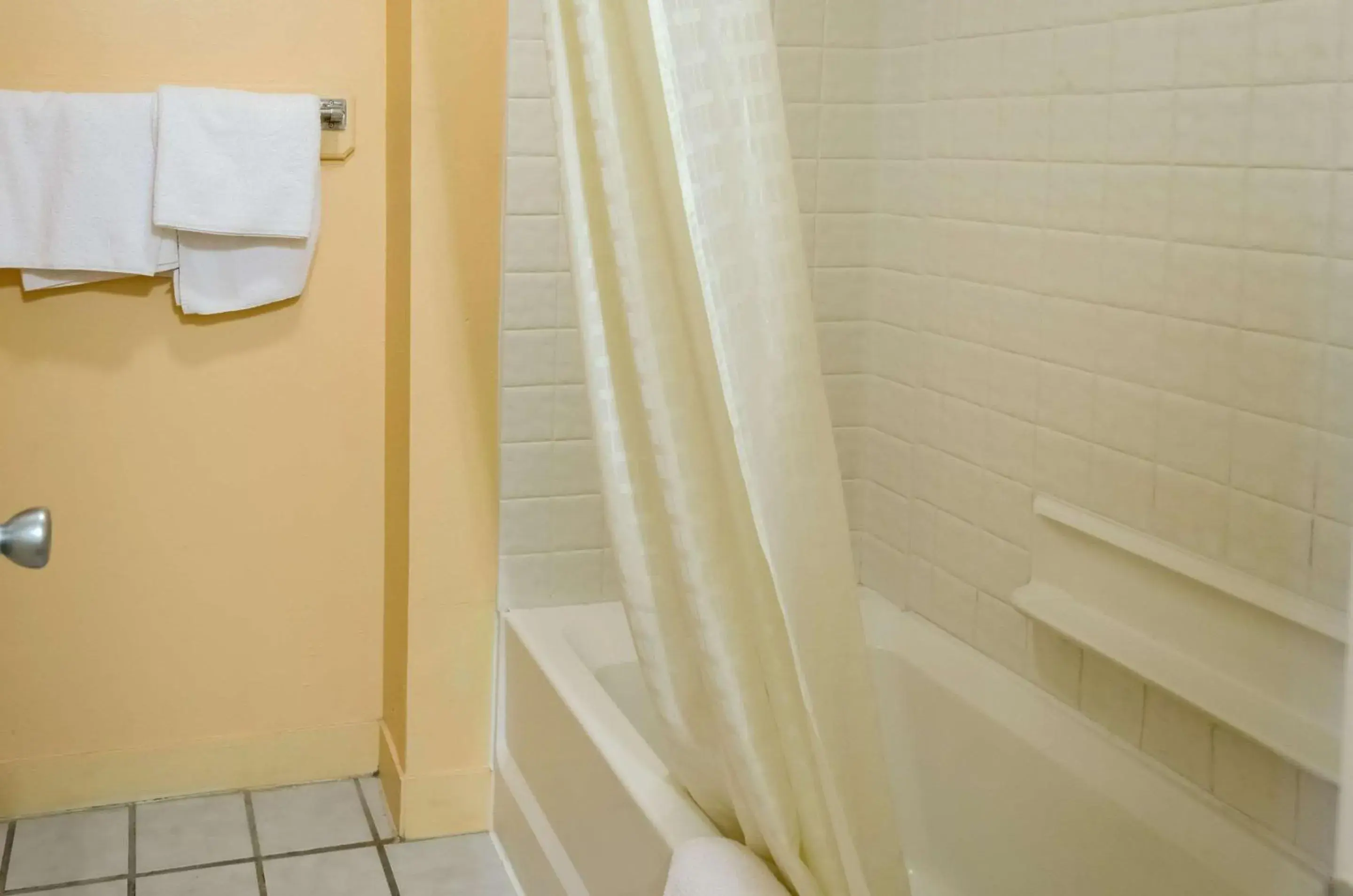 Bedroom in Rodeway Inn Vicksburg Bedroom in Rodeway Inn Vicksburg
