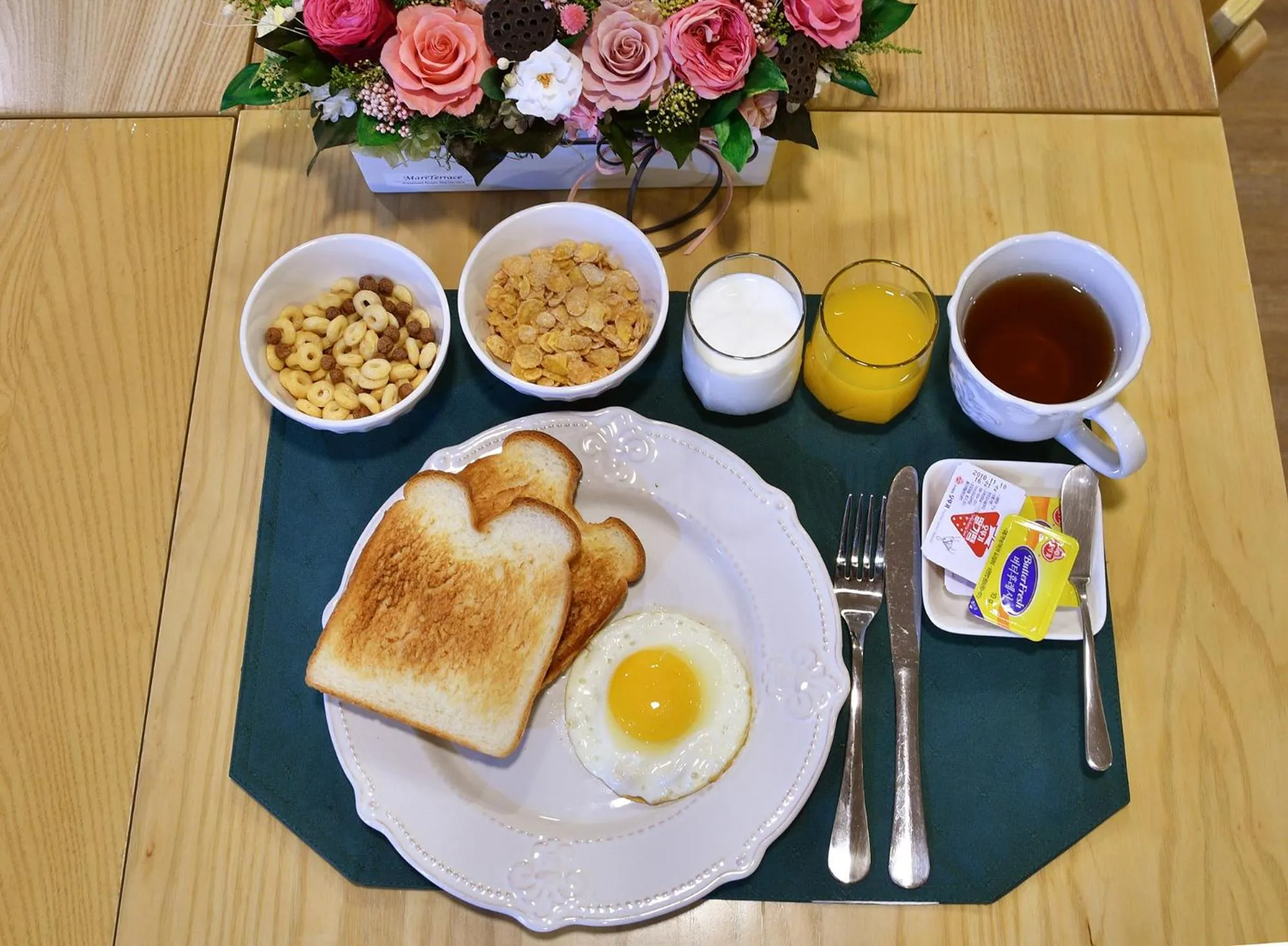 Food and drinks in Dolma Hongdae