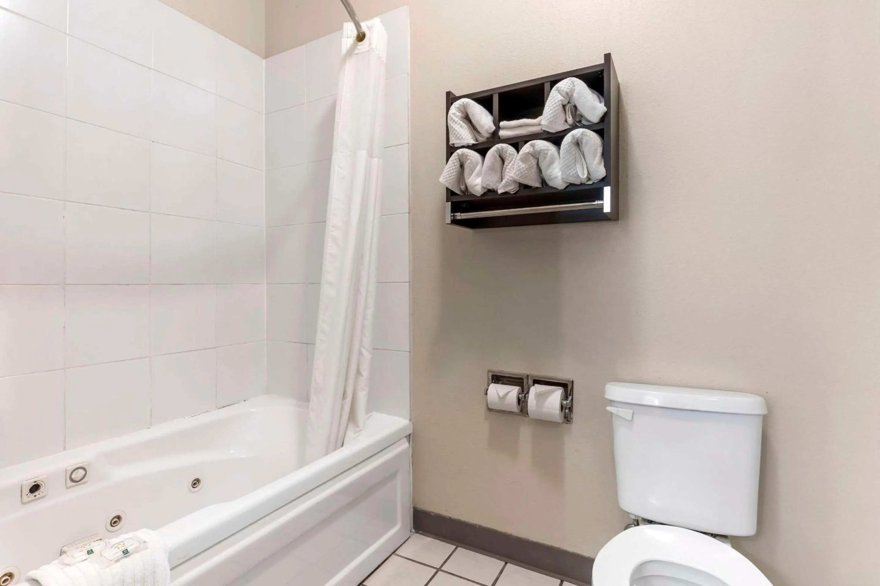 Bedroom in Quality Inn & Suites Wichita Falls I-44