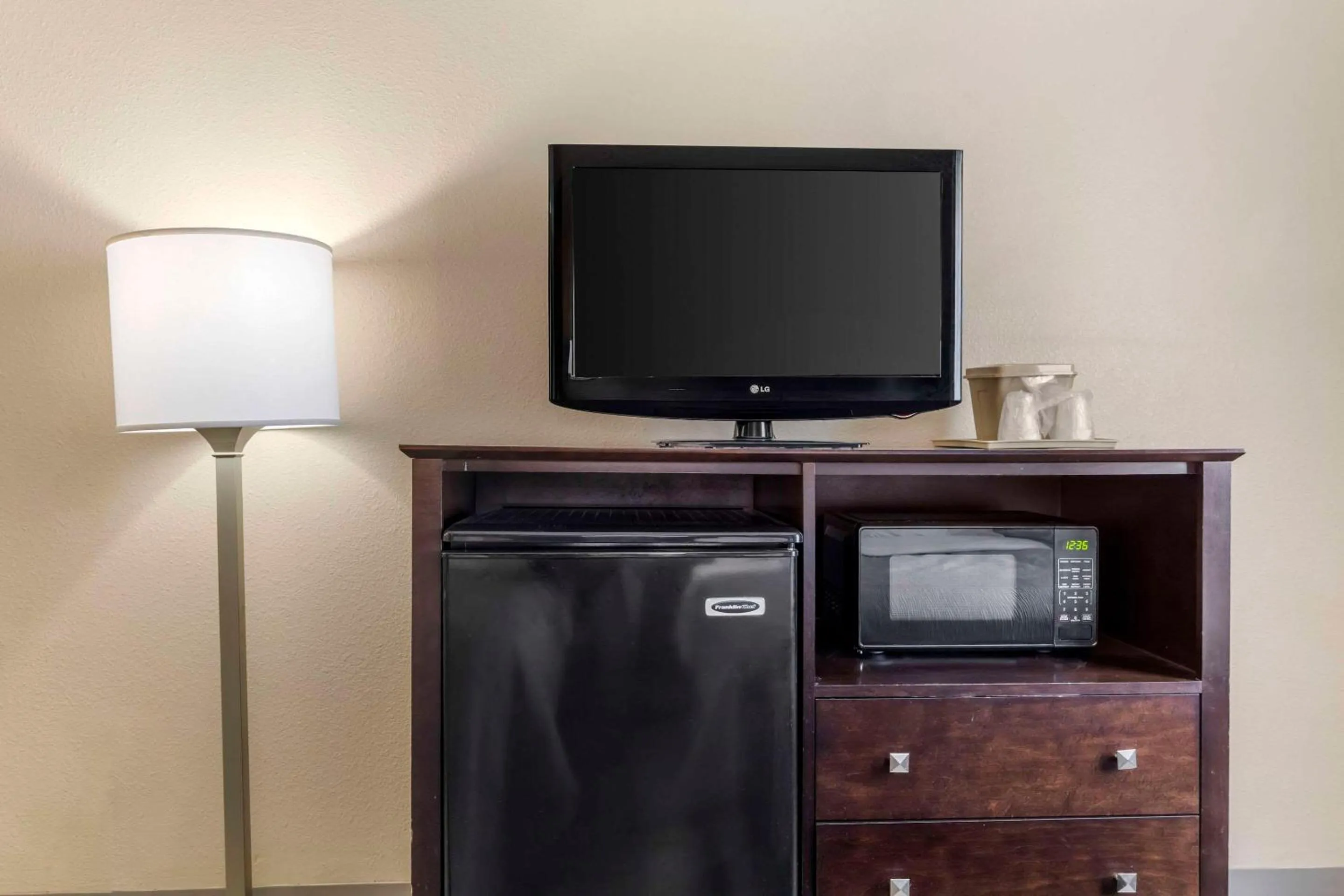 Bedroom in Quality Inn & Suites Wichita Falls I-44