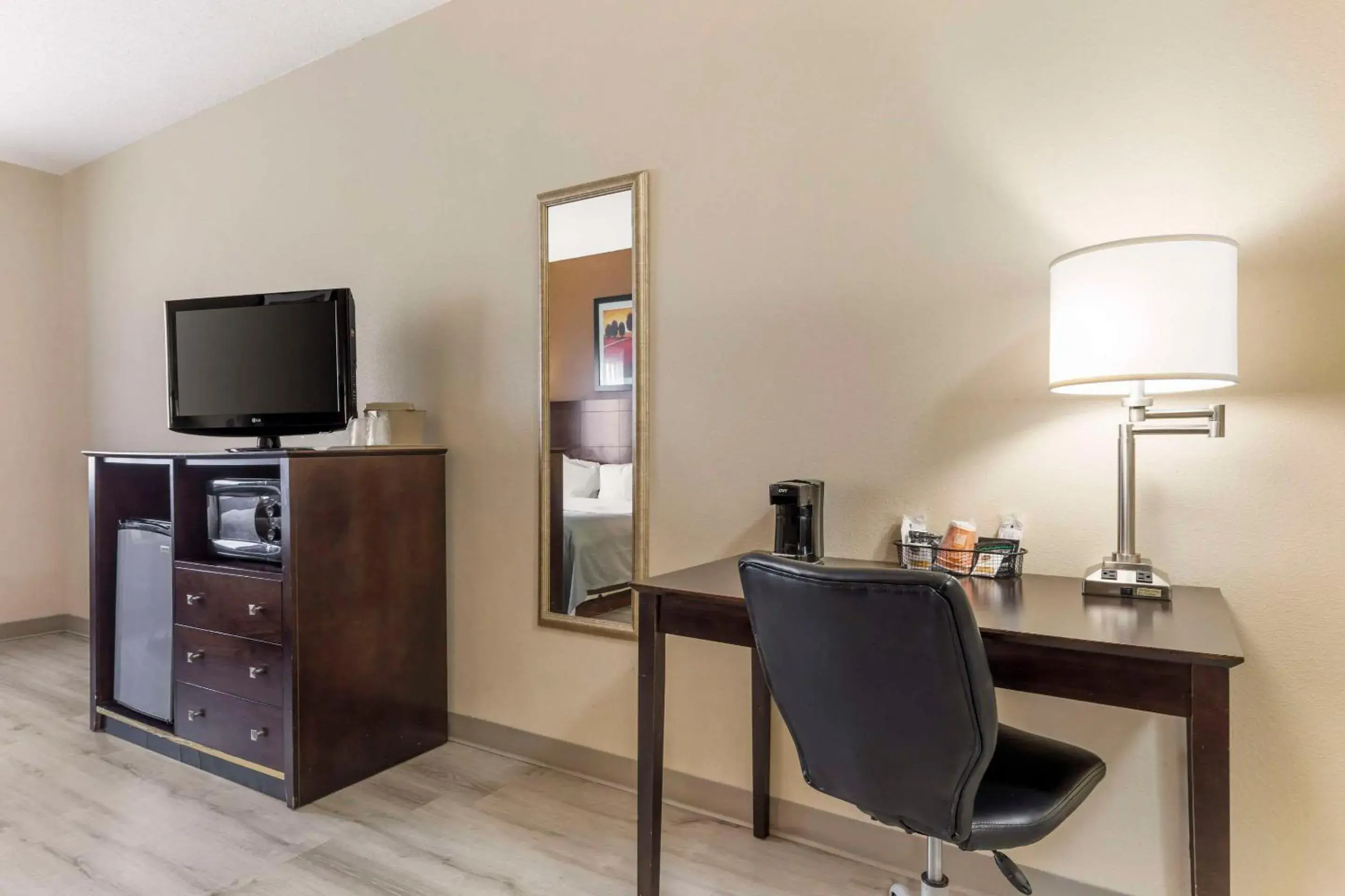 Bedroom in Quality Inn & Suites Wichita Falls I-44 Bedroom in Quality Inn & Suites Wichita Falls I-44