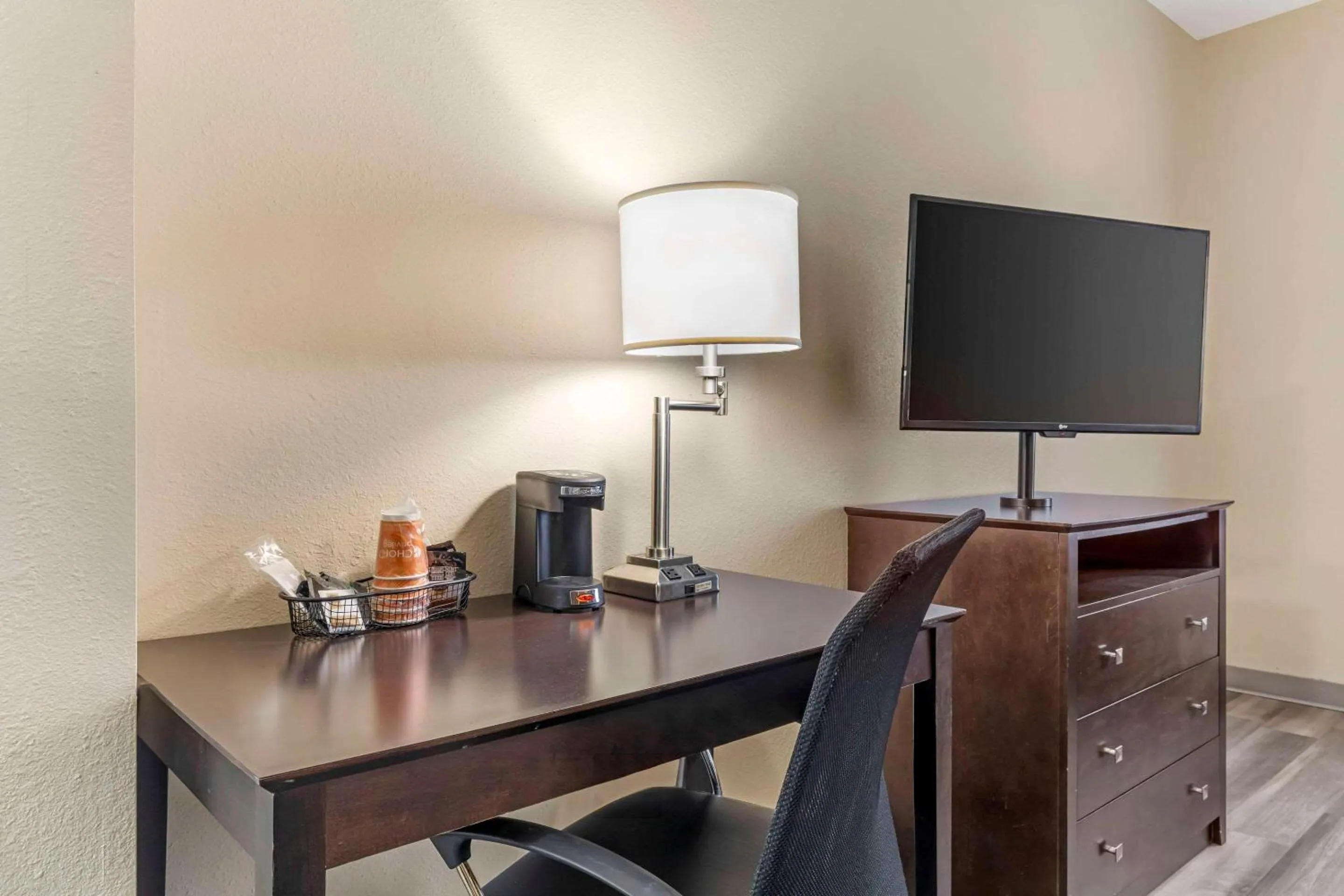 Bedroom in Quality Inn & Suites Wichita Falls I-44