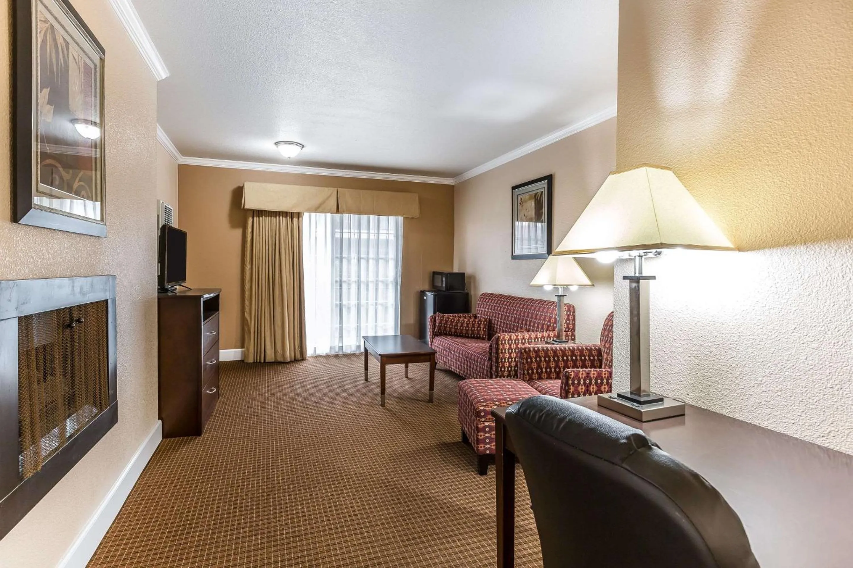 Photo of the whole room in Quality Inn near Hearst Castle