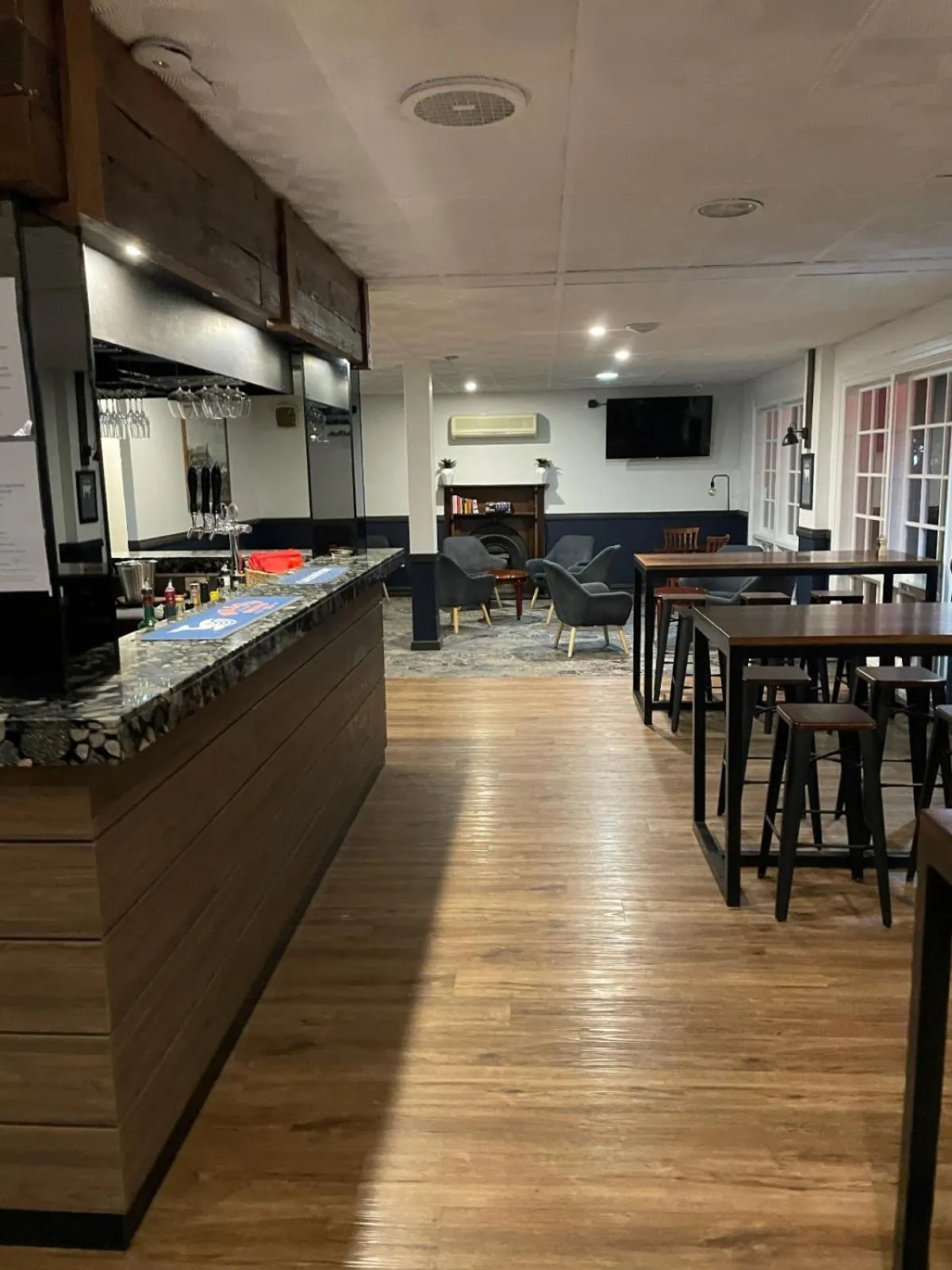 Restaurant/places to eat in ibis Styles Albany