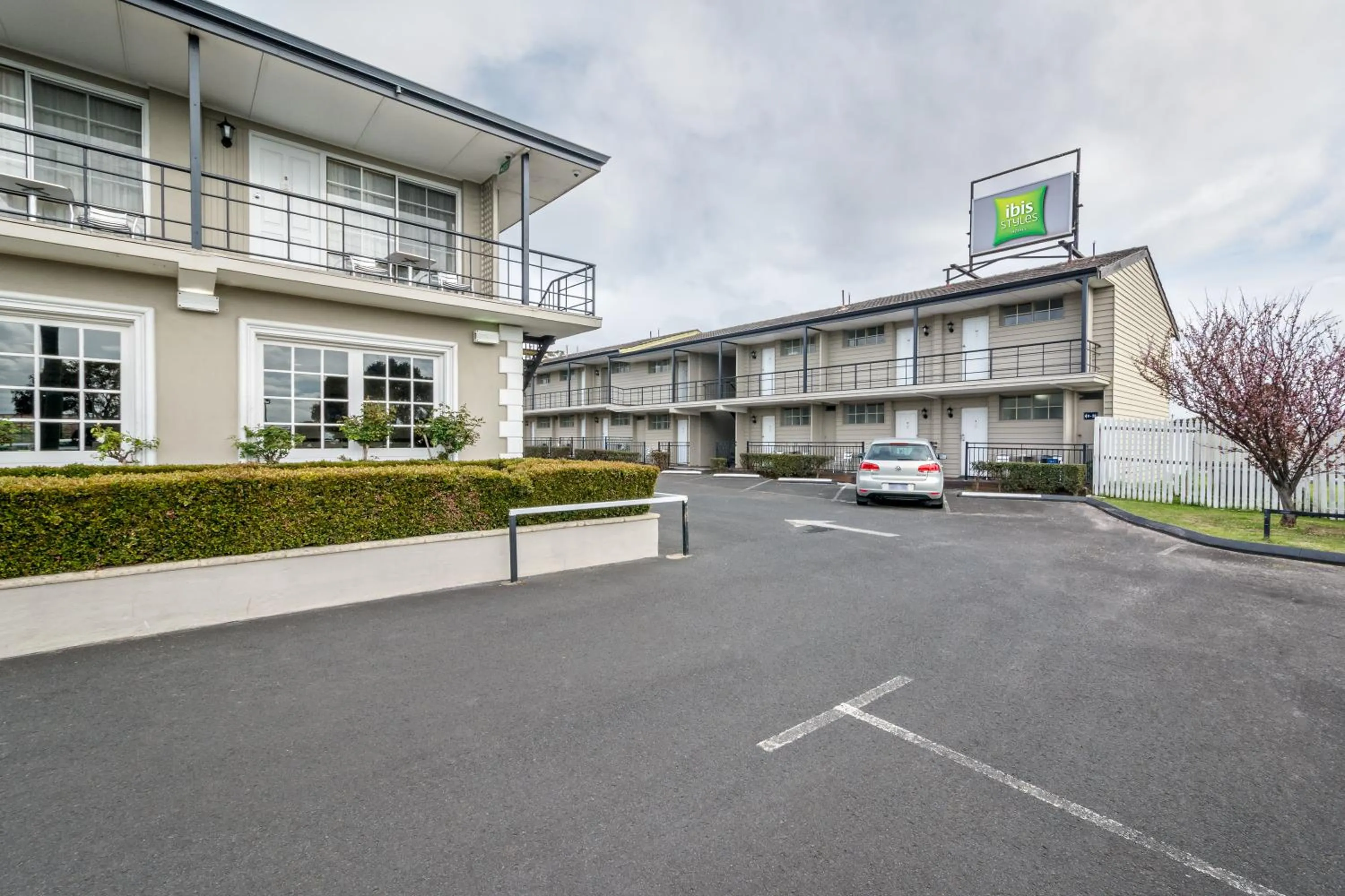 Property building in ibis Styles Albany