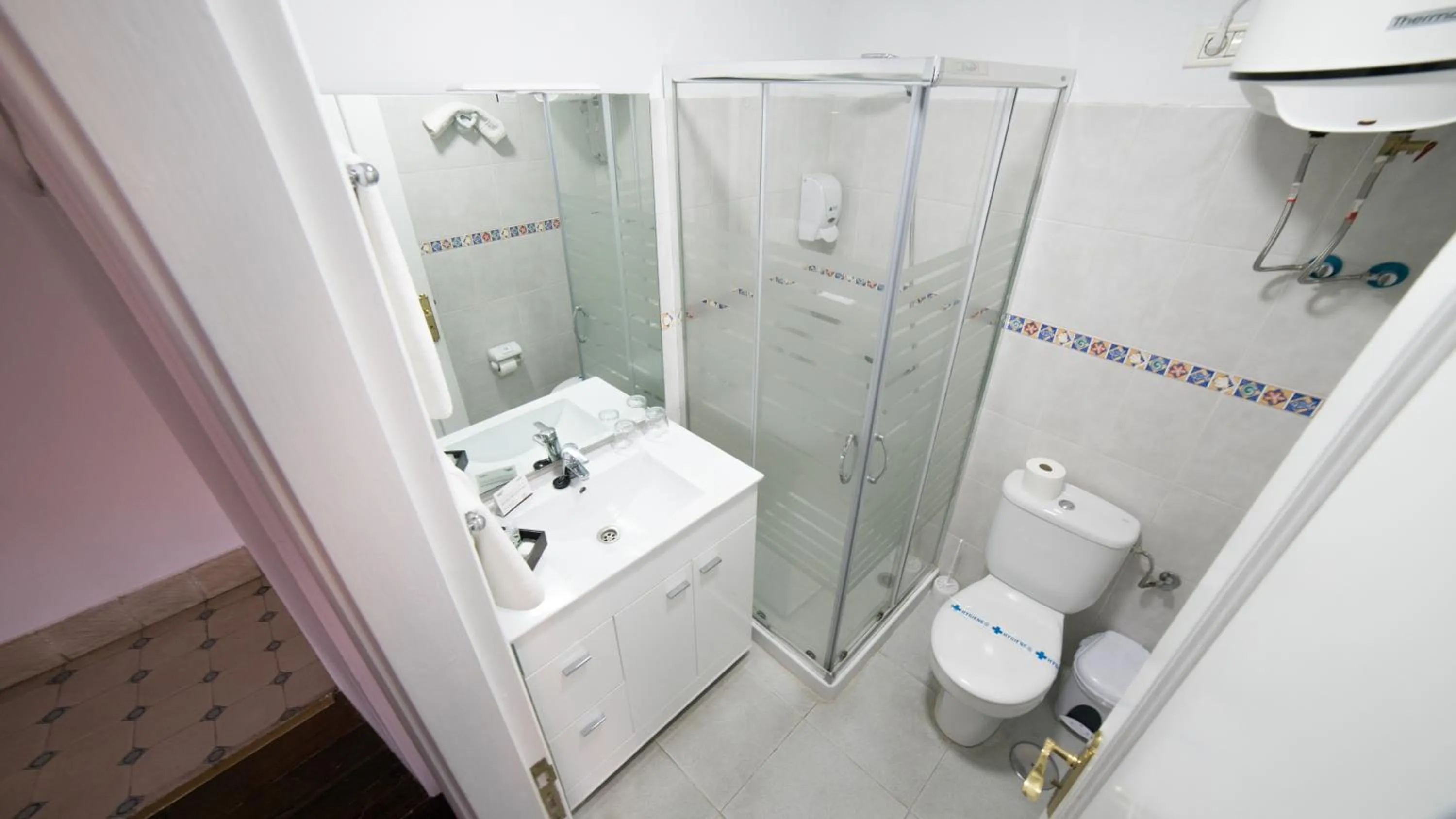 Bathroom in Hotel Aguere