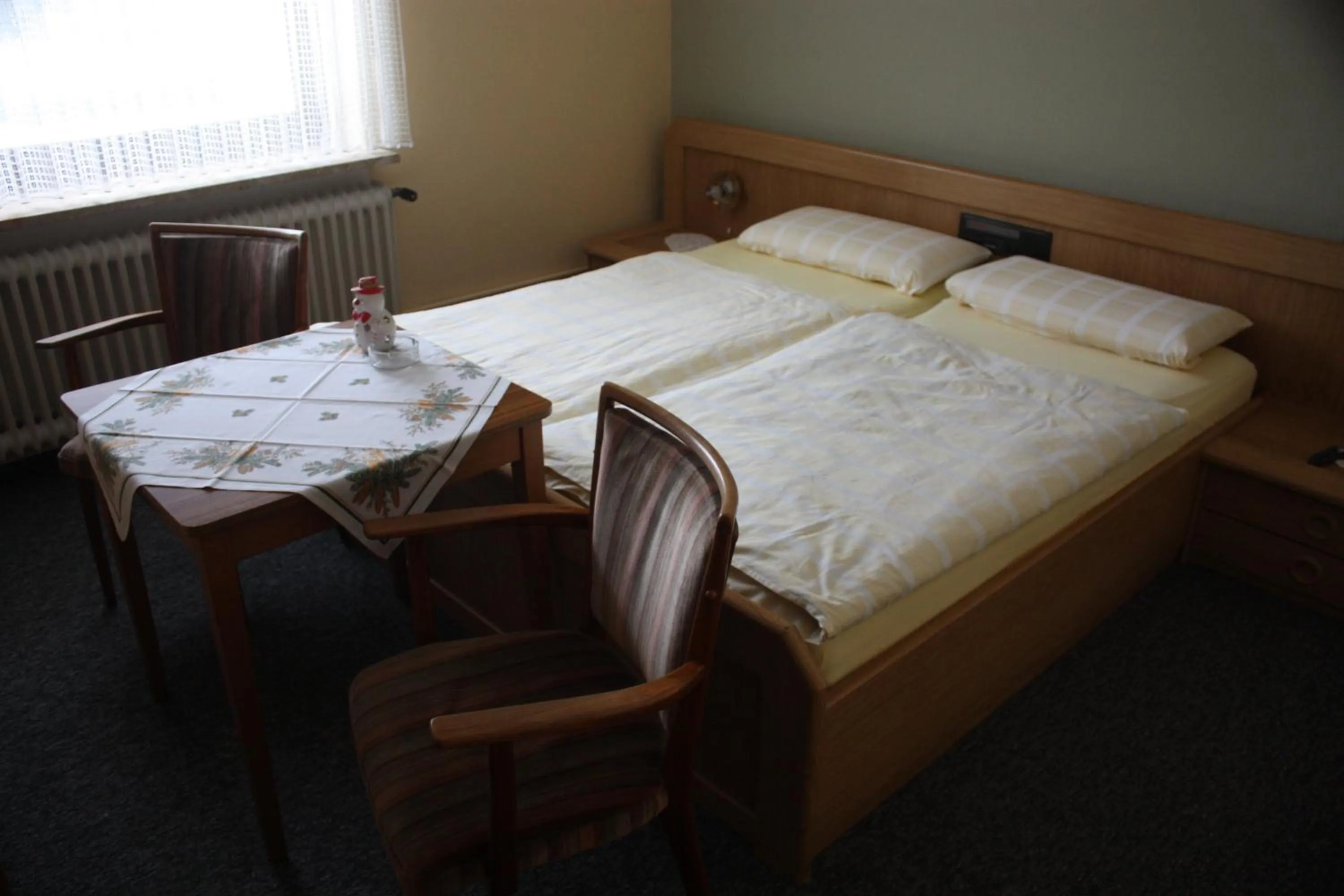 Day, Bed in Hotel zum Nordpol