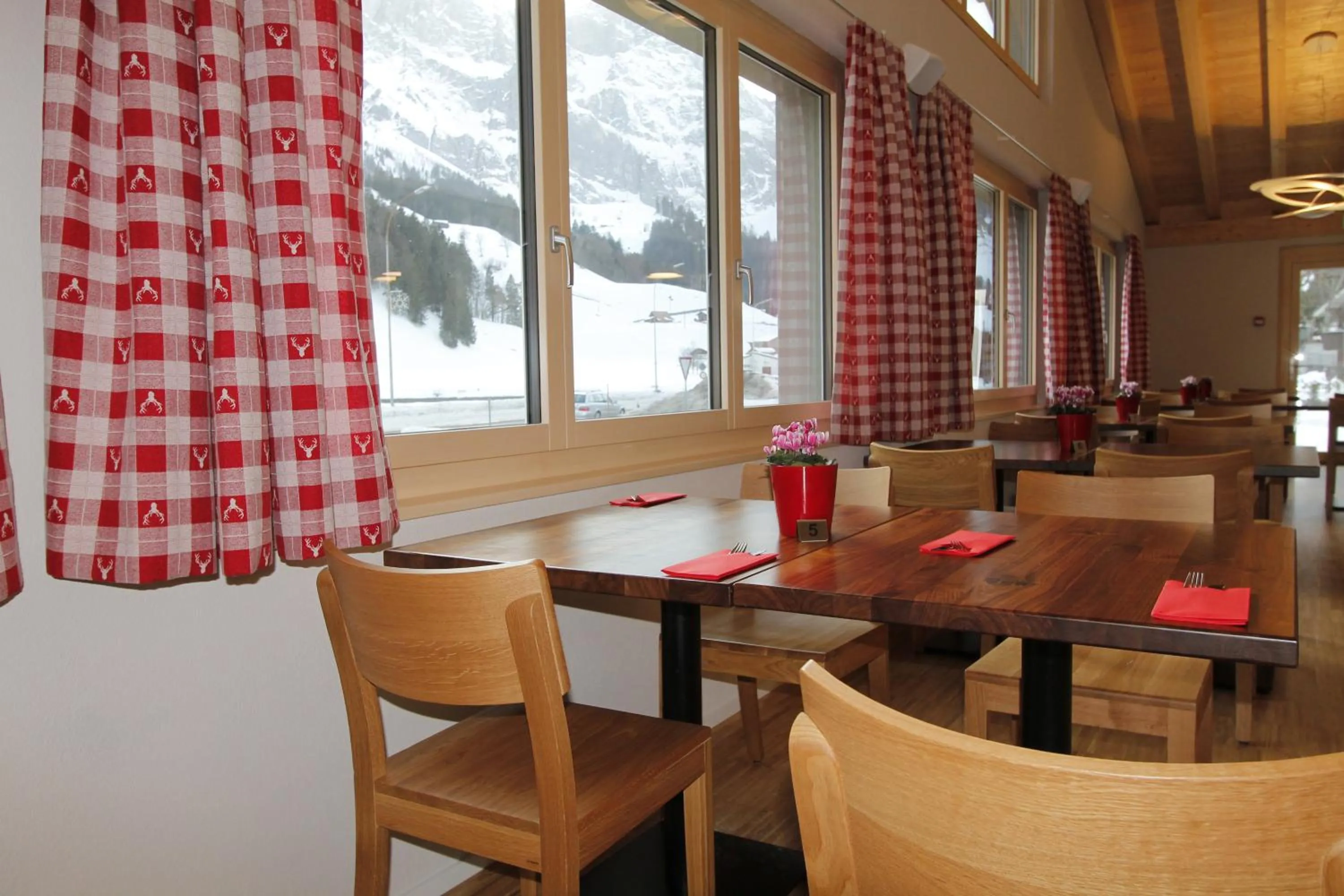 Restaurant/places to eat in Hotel Espen