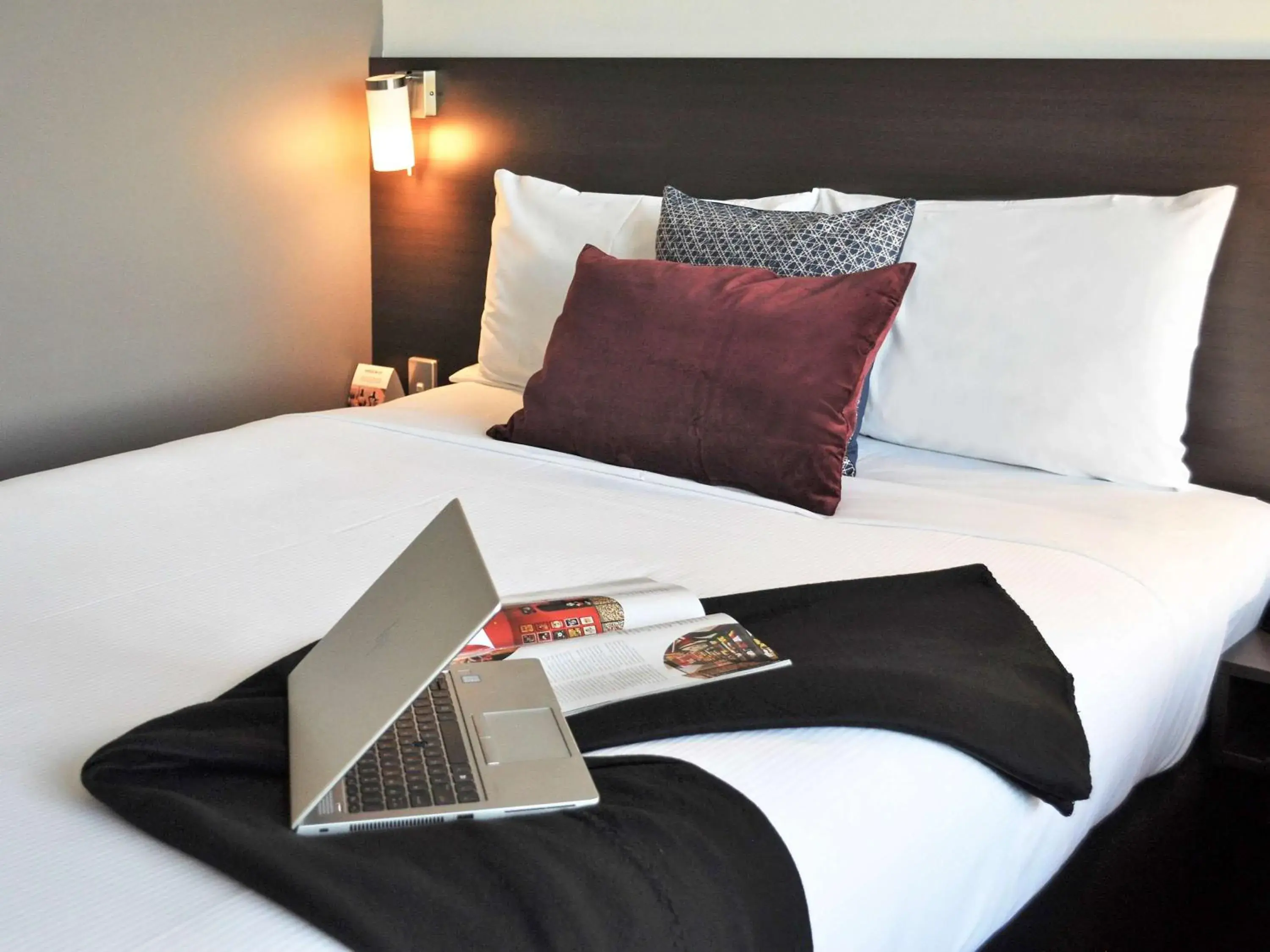 Photo of the whole room, Bed in ibis Melbourne - Glen Waverley Photo of the whole room, Bed in ibis Melbourne - Glen Waverley