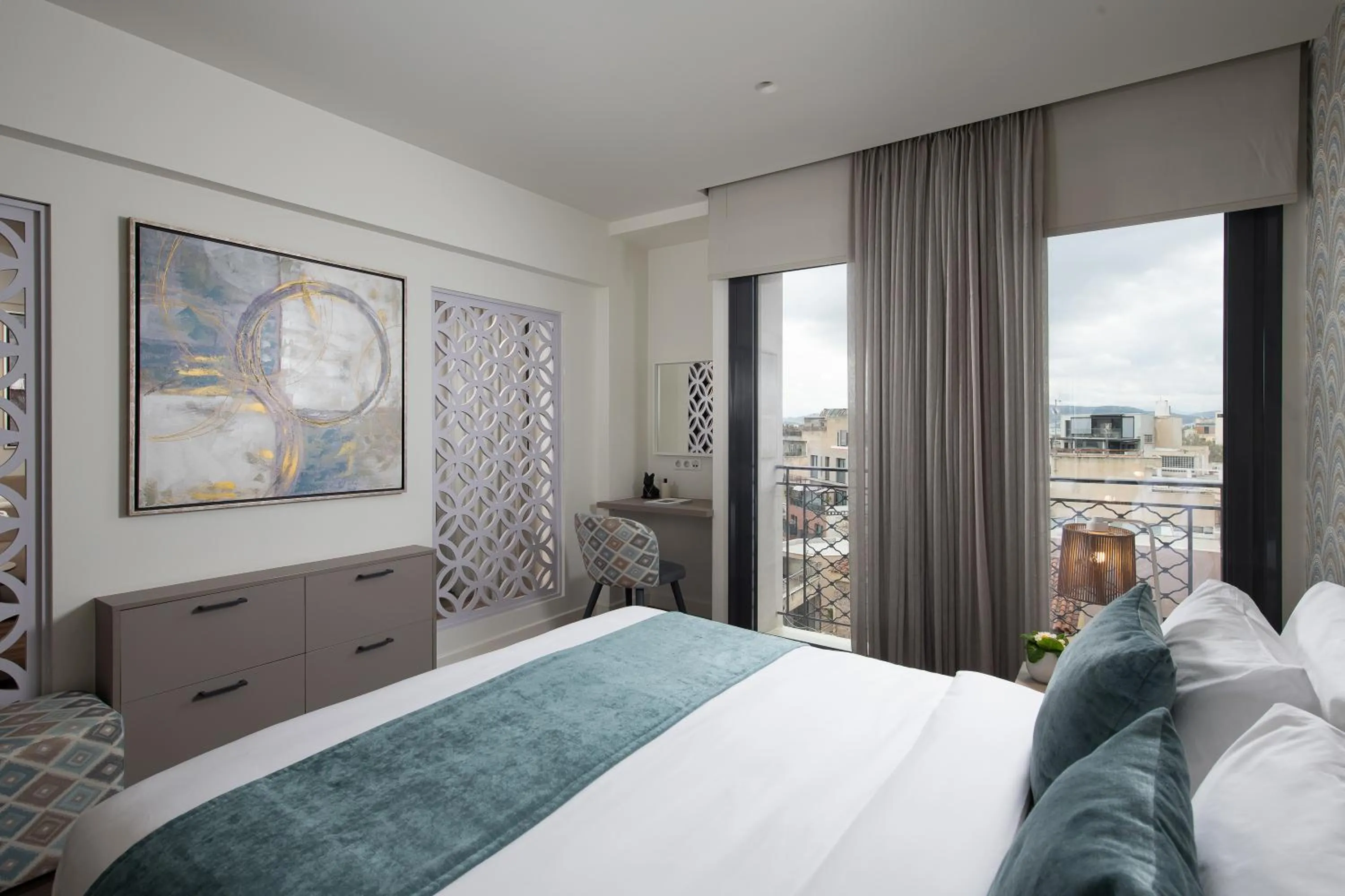 Bed in Urban Nest - Suites & Apartments