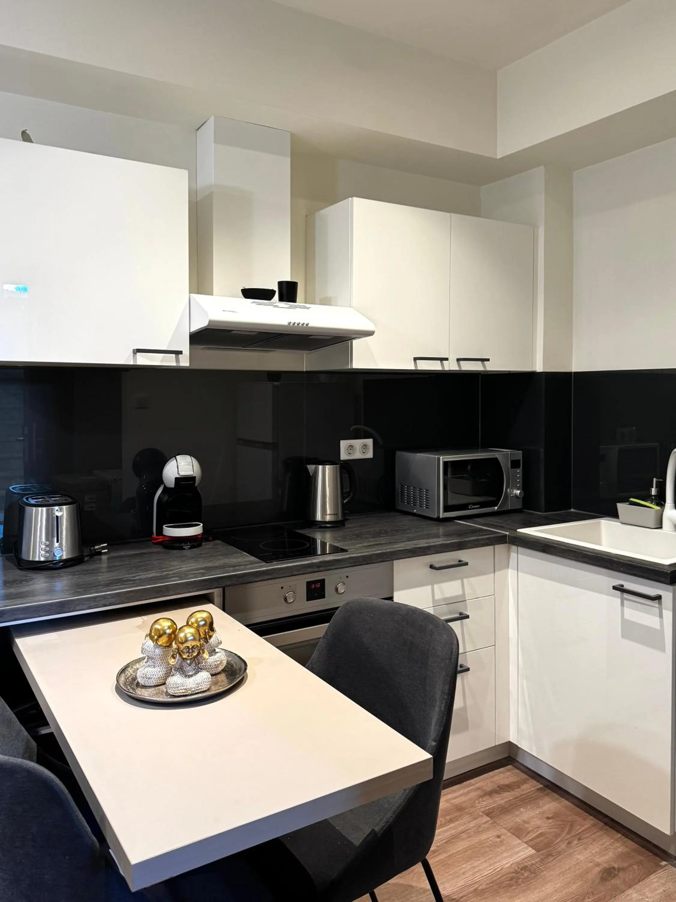 Coffee/tea facilities in Urban Nest - Suites & Apartments
