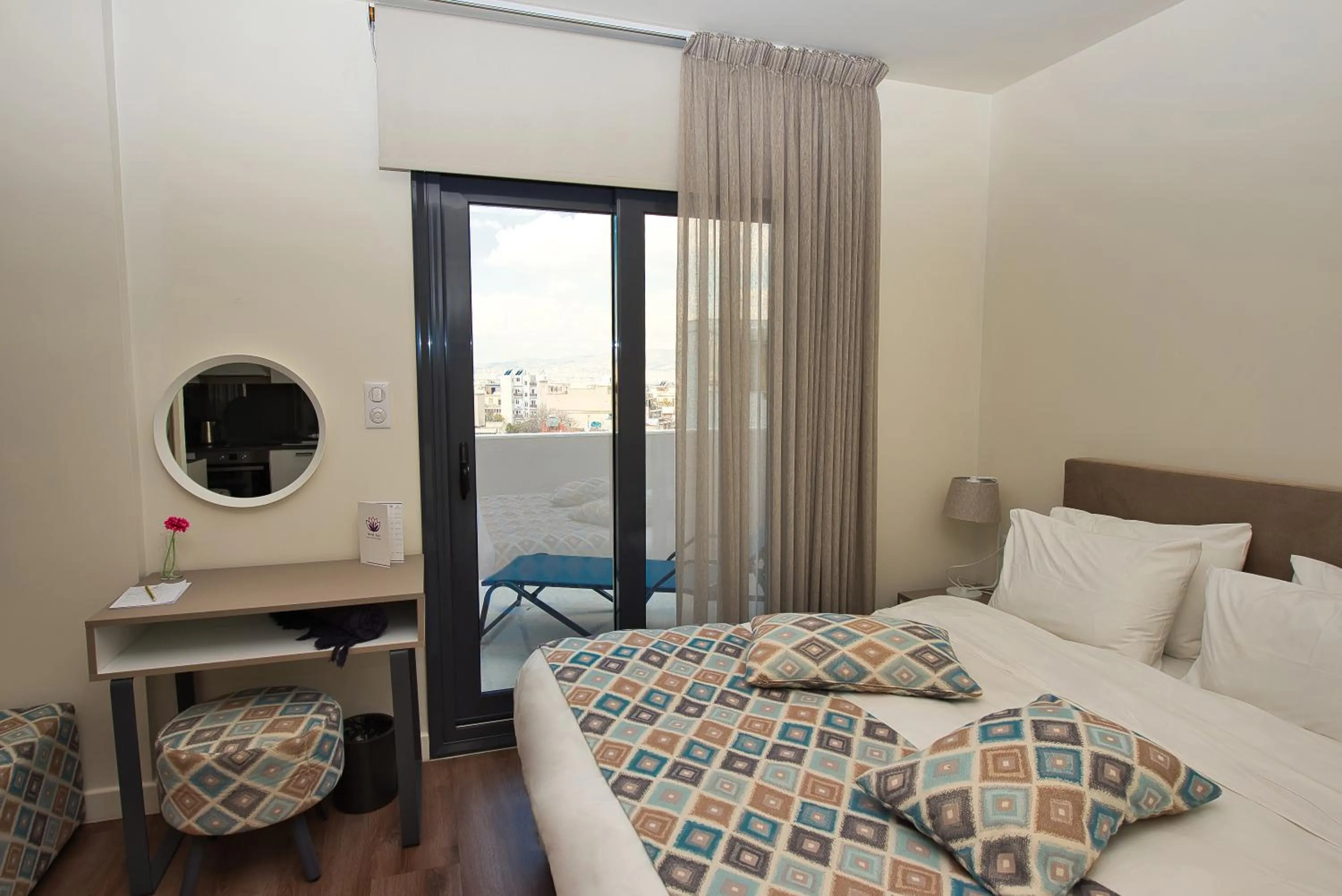 Bed in Urban Nest - Suites & Apartments