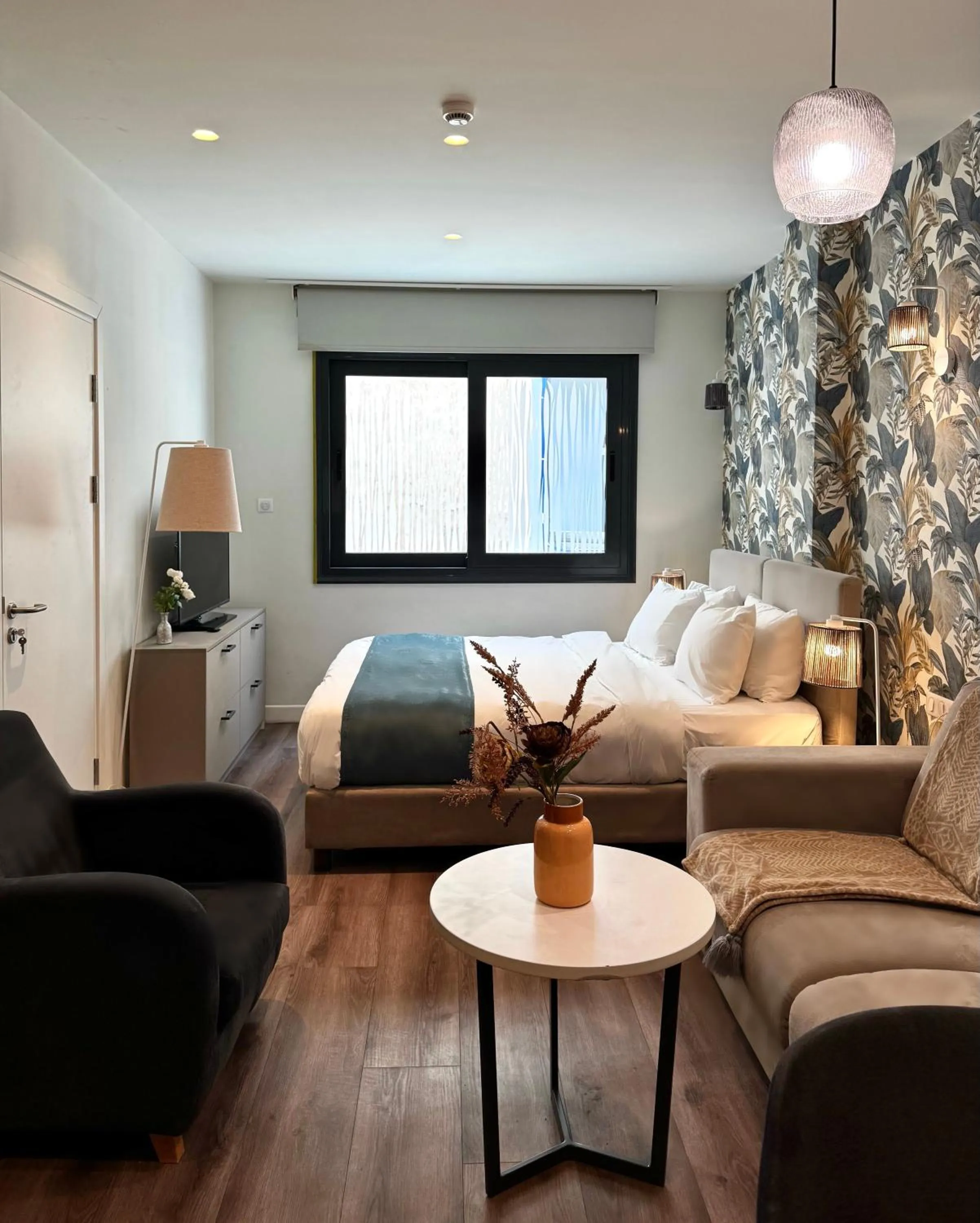 Bed in Urban Nest - Suites & Apartments