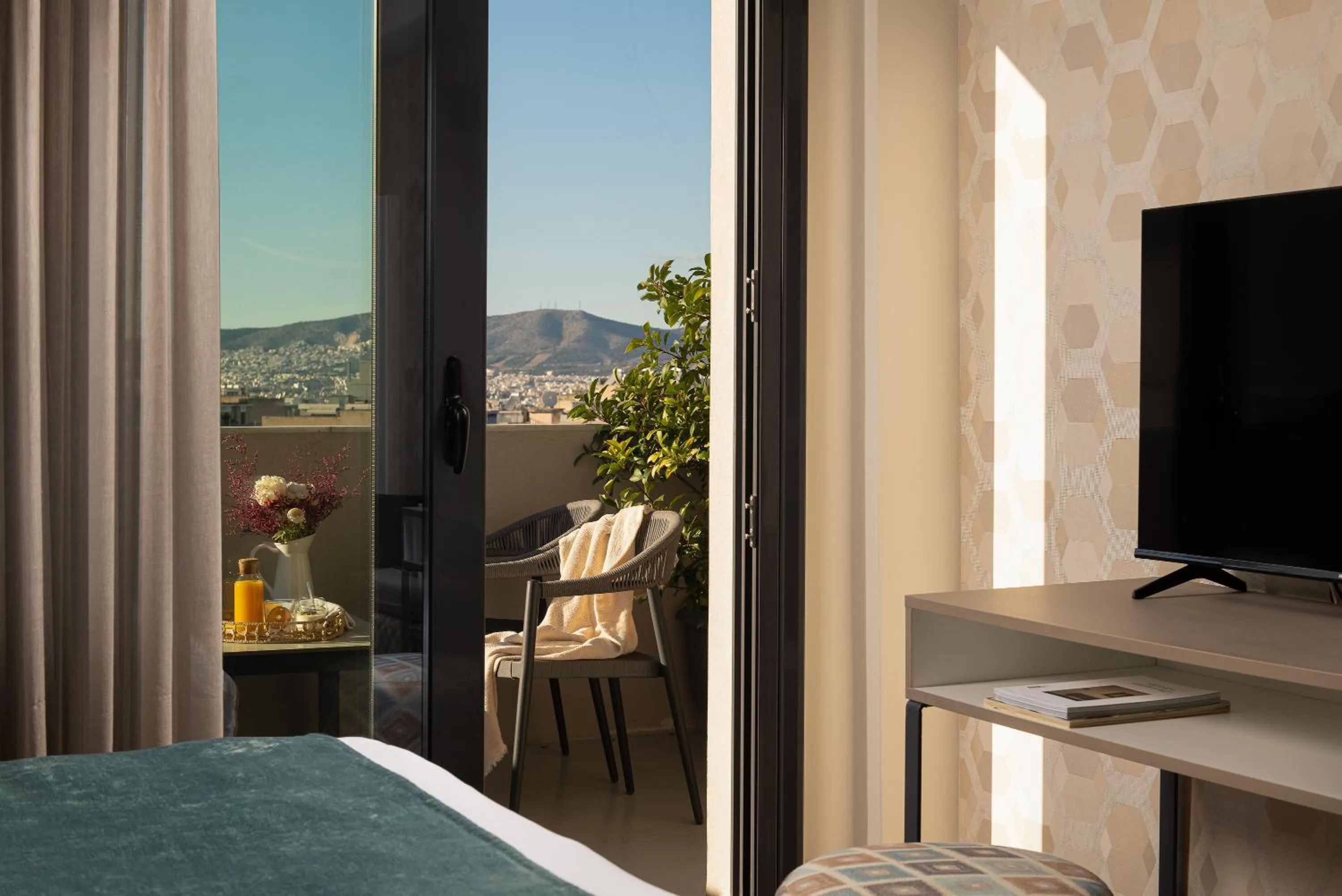 Bed in Urban Nest - Suites & Apartments