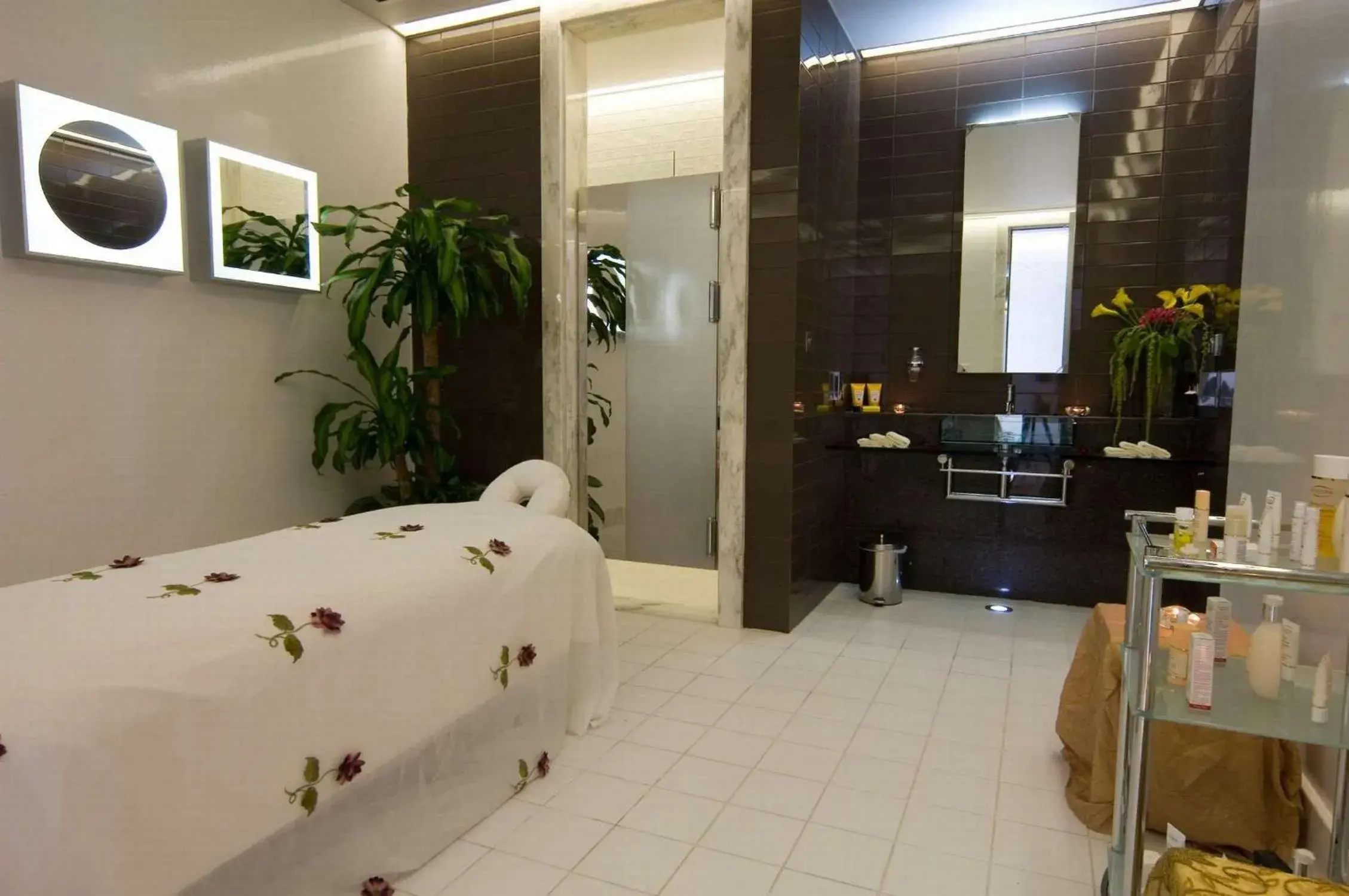 Spa and wellness centre/facilities, Bed in Waldorf Astoria Jeddah - Qasr Al Sharq Spa and wellness centre/facilities, Bed in Waldorf Astoria Jeddah - Qasr Al Sharq