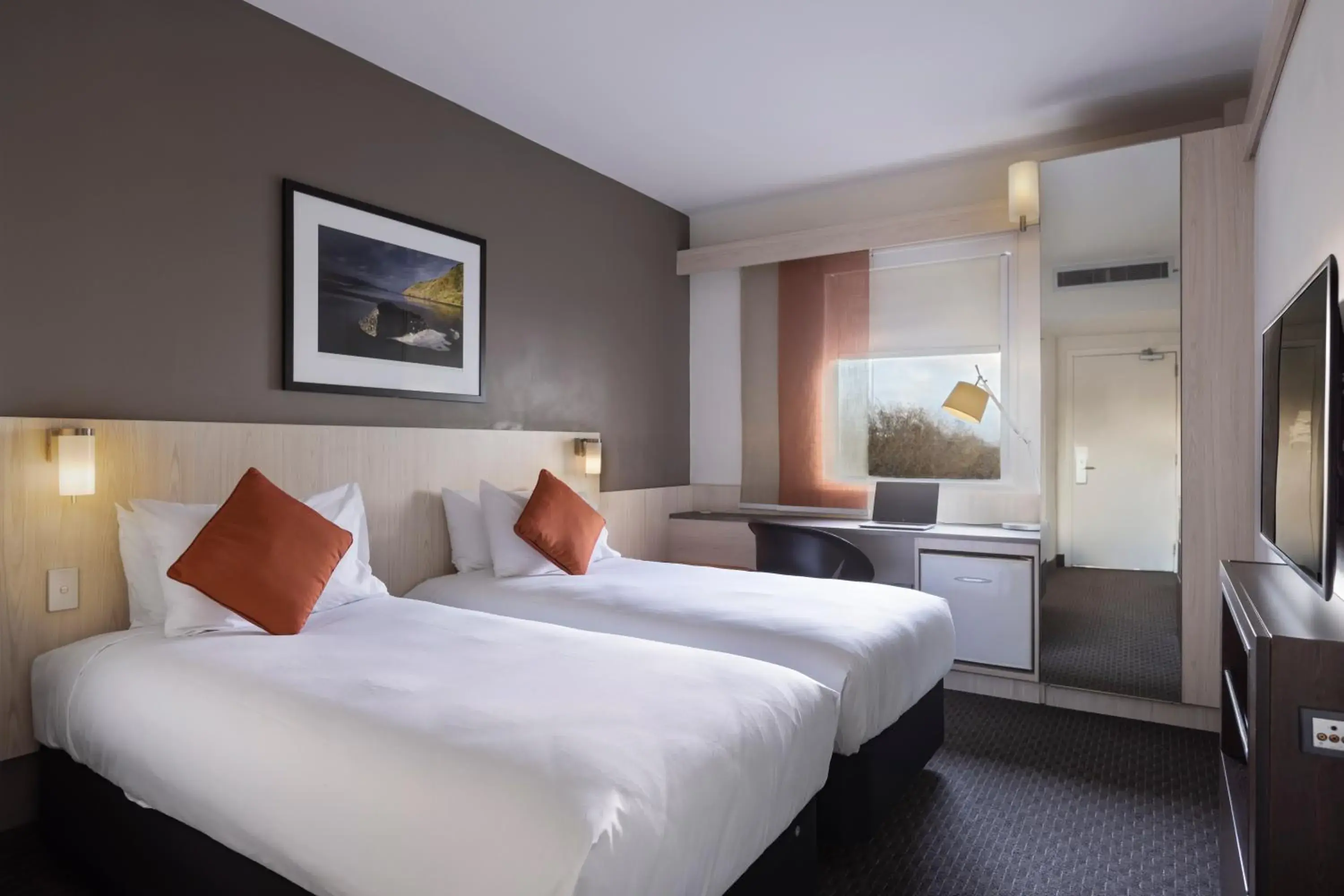 Photo of the whole room, Bed in ibis Auckland Ellerslie Photo of the whole room, Bed in ibis Auckland Ellerslie