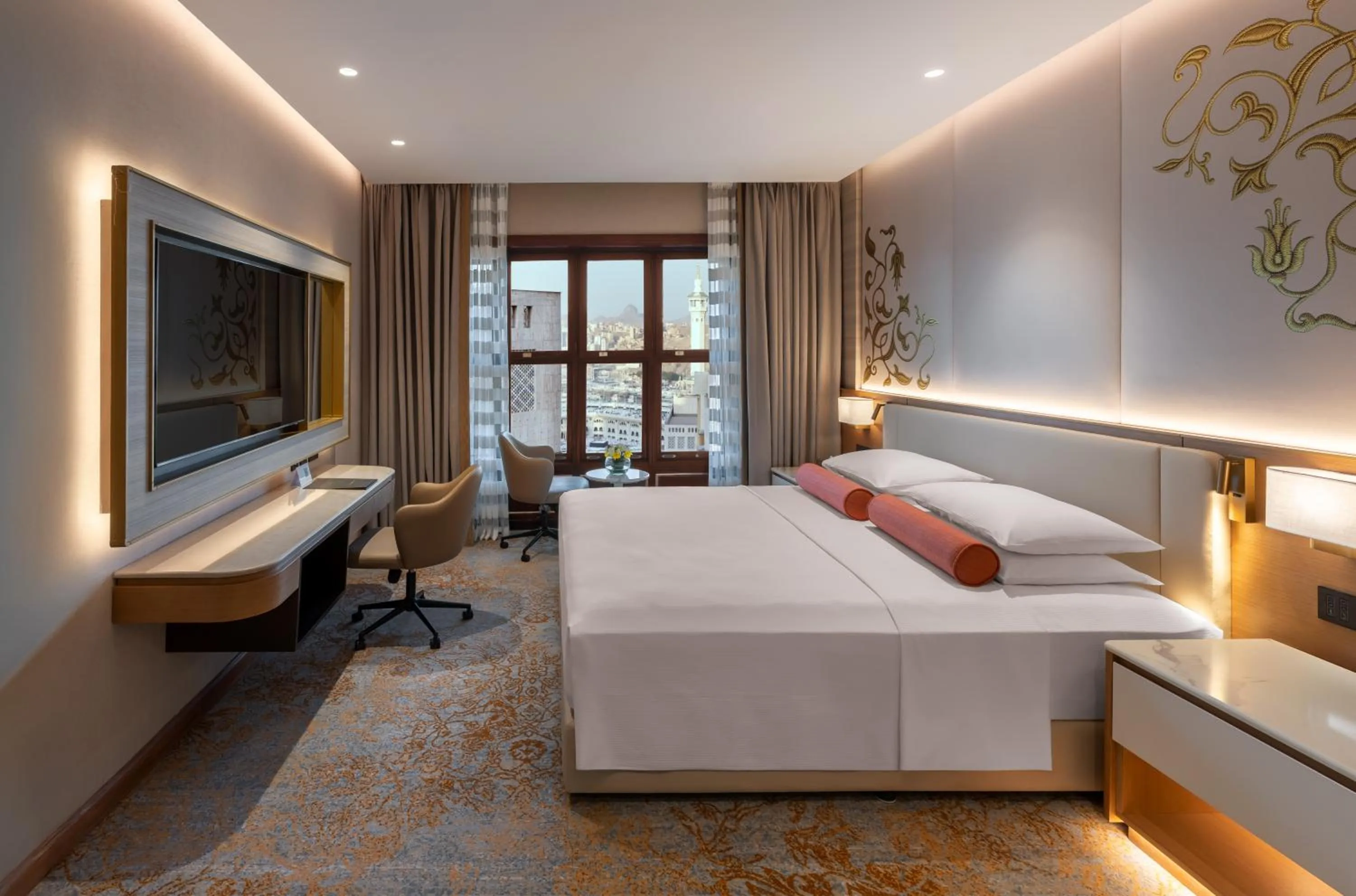 Photo of the whole room, Bed in Makkah Hotel