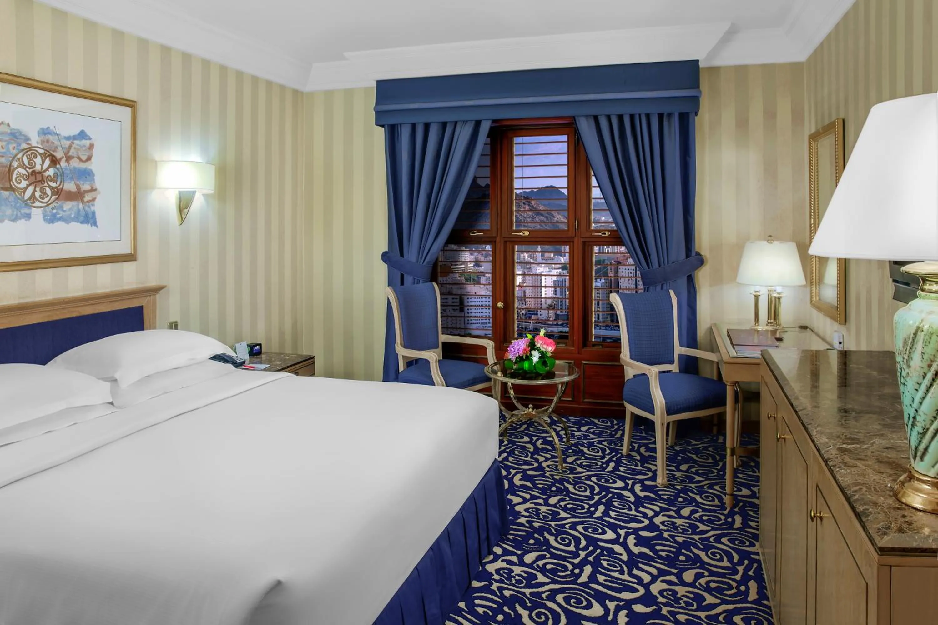 Bathroom, Bed in Makkah Hotel