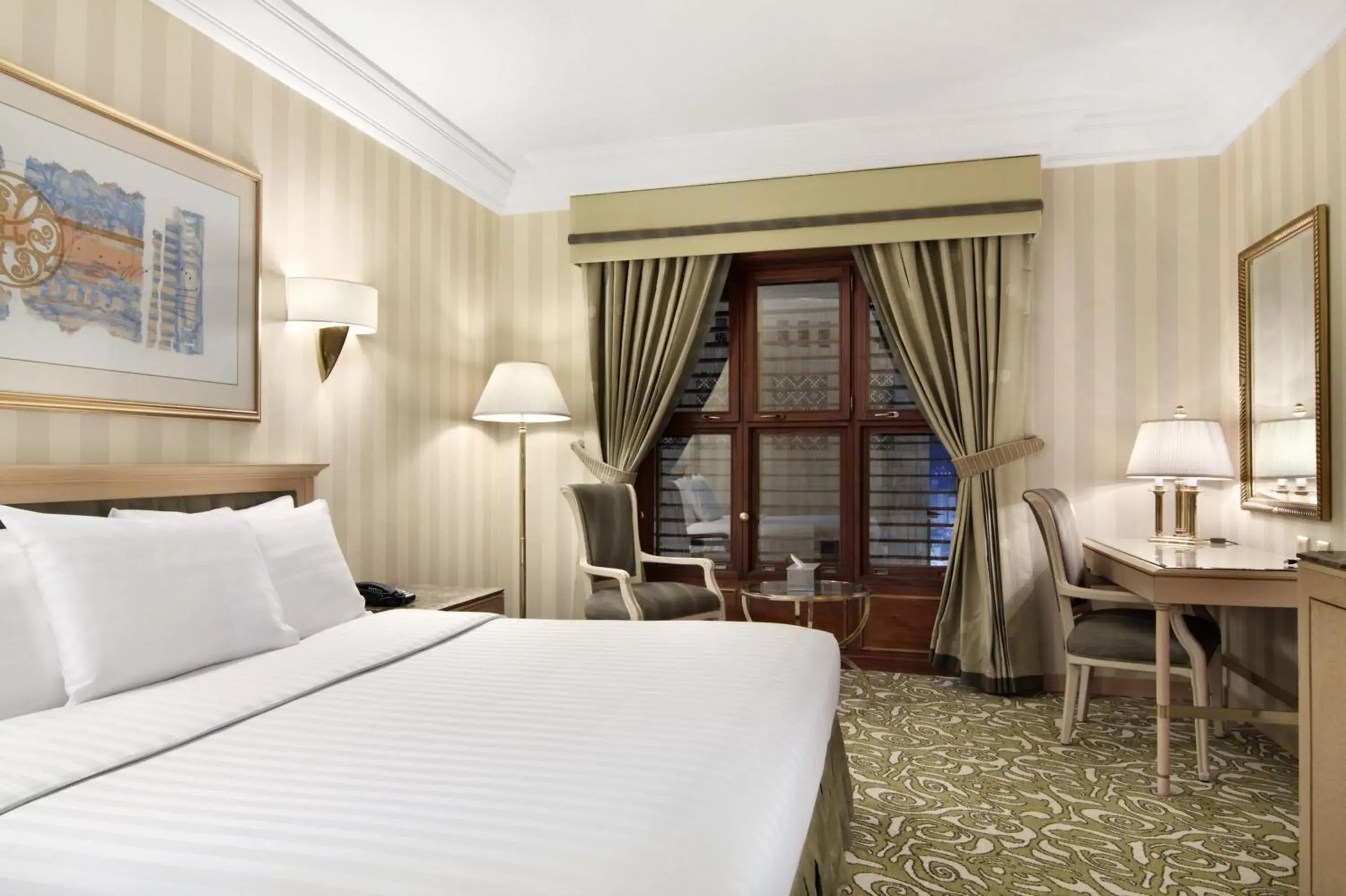 Guest Room with One King Bed in Makkah Hotel Guest Room with One King Bed in Makkah Hotel